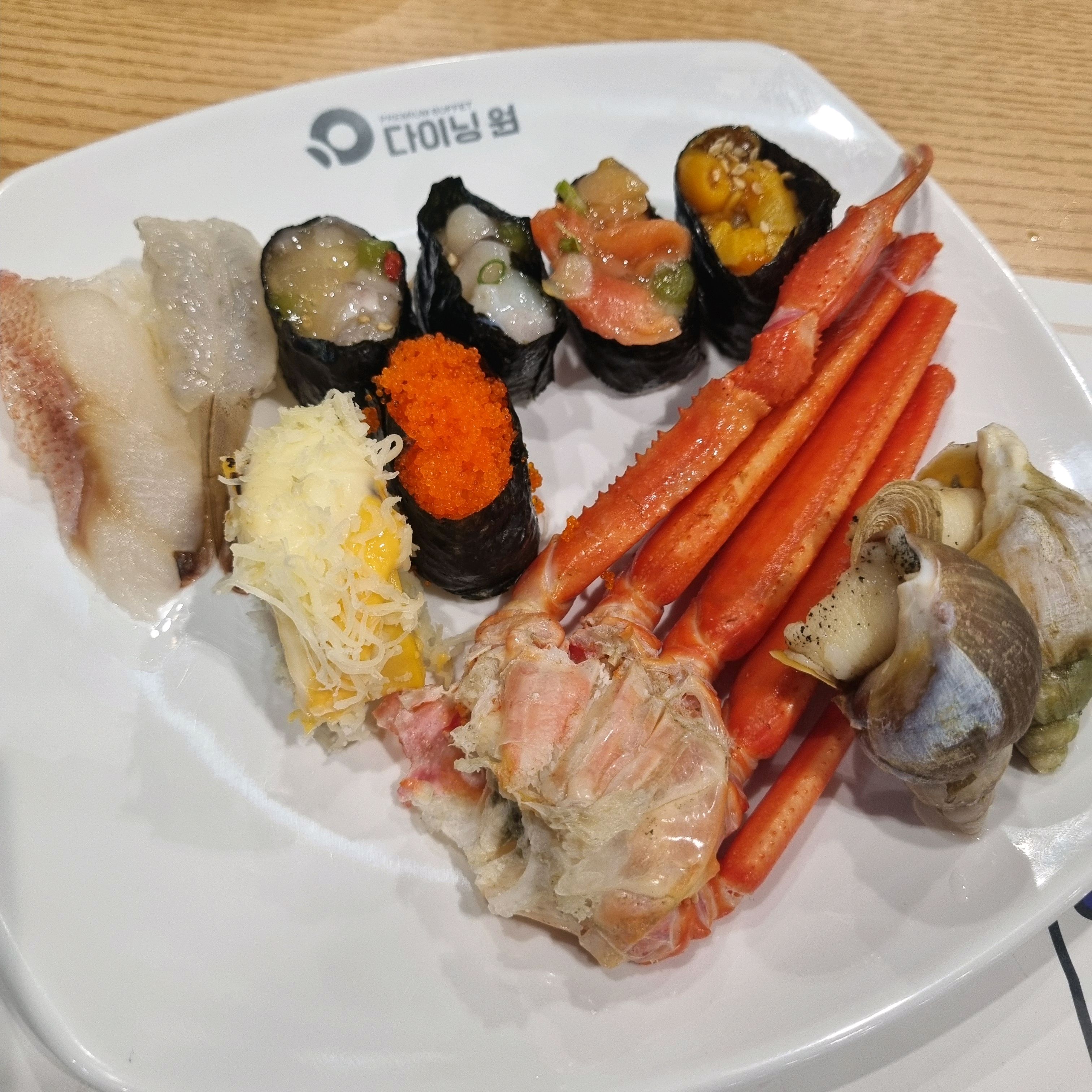 음식이 하나하나 다 맛있고 종류다 진짜 역대급으로 많아서 하나씩 다 먹어보지도 못했네요! - 반월당 맛집 다이닝원 반월당점