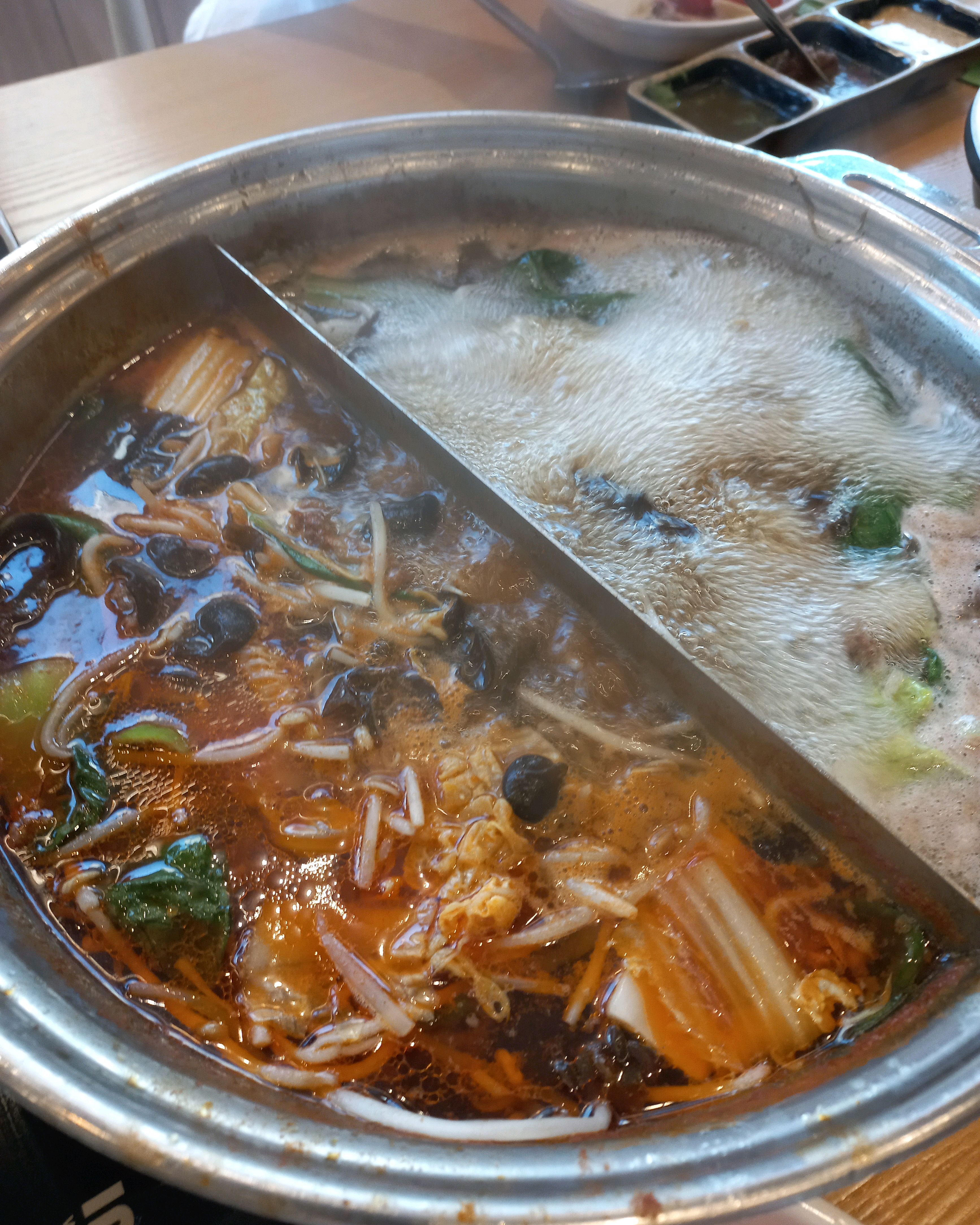 미리 예약해서 가족단체모임 맛게 음식먹으며 편하게 잘했습니다. - 김해 삼계 맛집 샤브20 김해삼계점