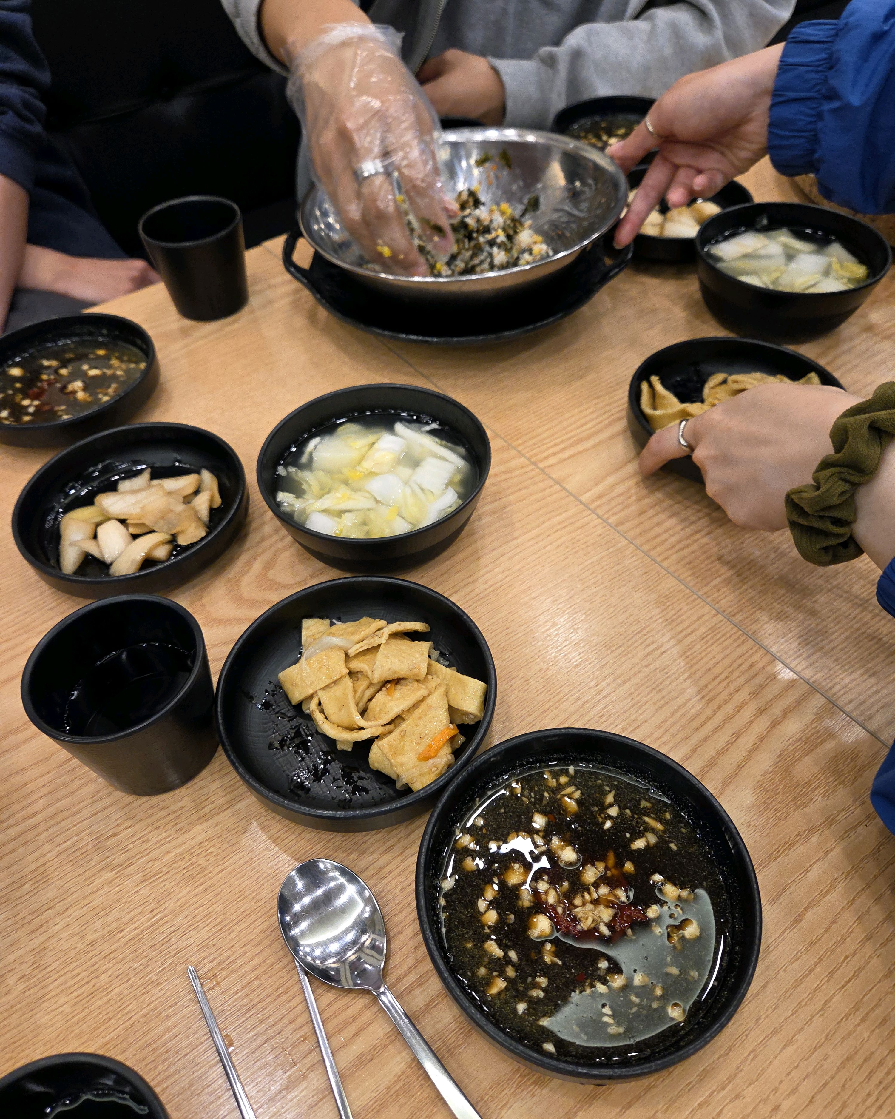 매운거 잘 못먹는데, 그런걸 뚫을 정도로 맛있네요. - 권선동 맛집 신사우물갈비 수원점