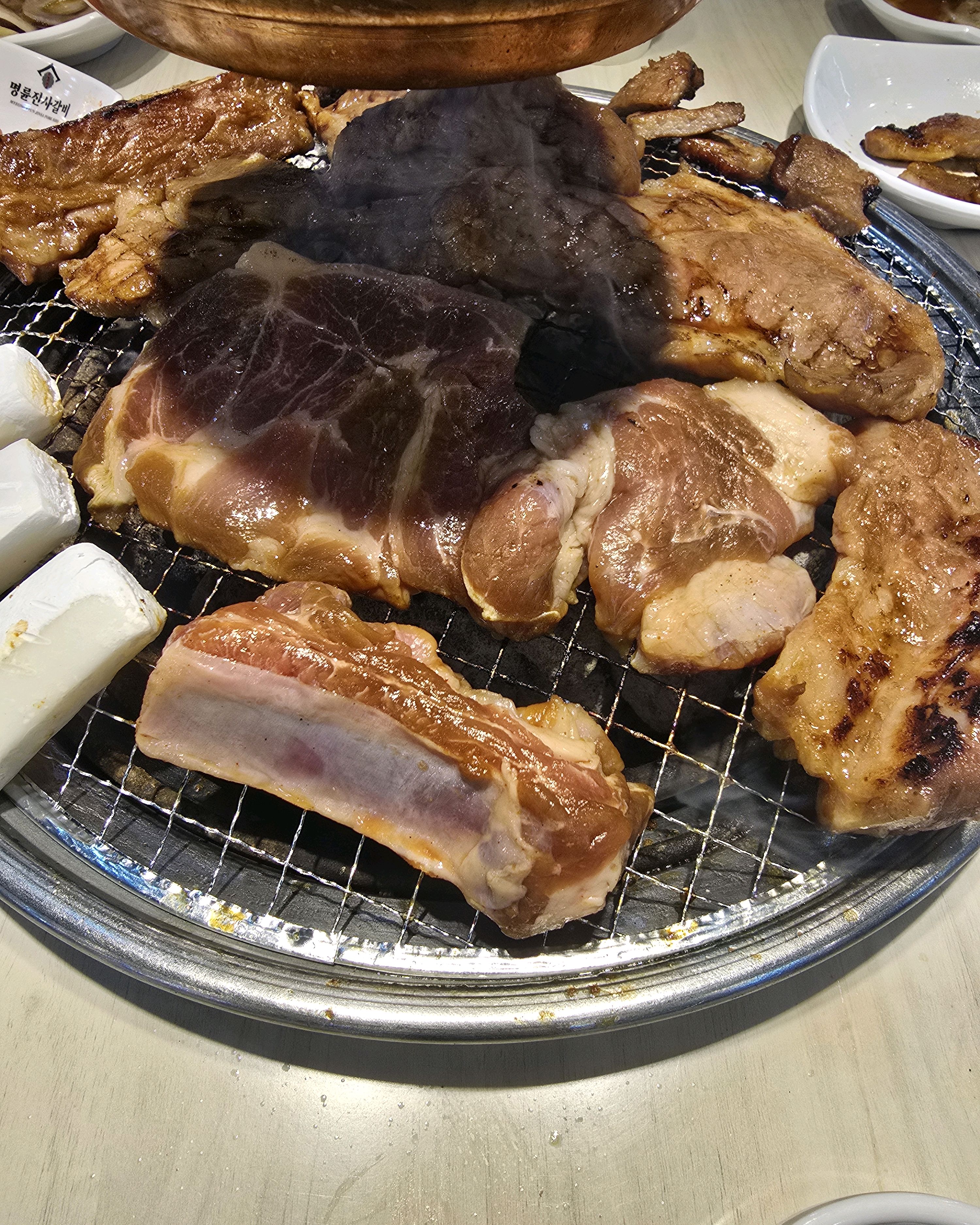 들어오자마자세팅하고.. - 김포 양곡 맛집 명륜진사갈비 김포양곡점