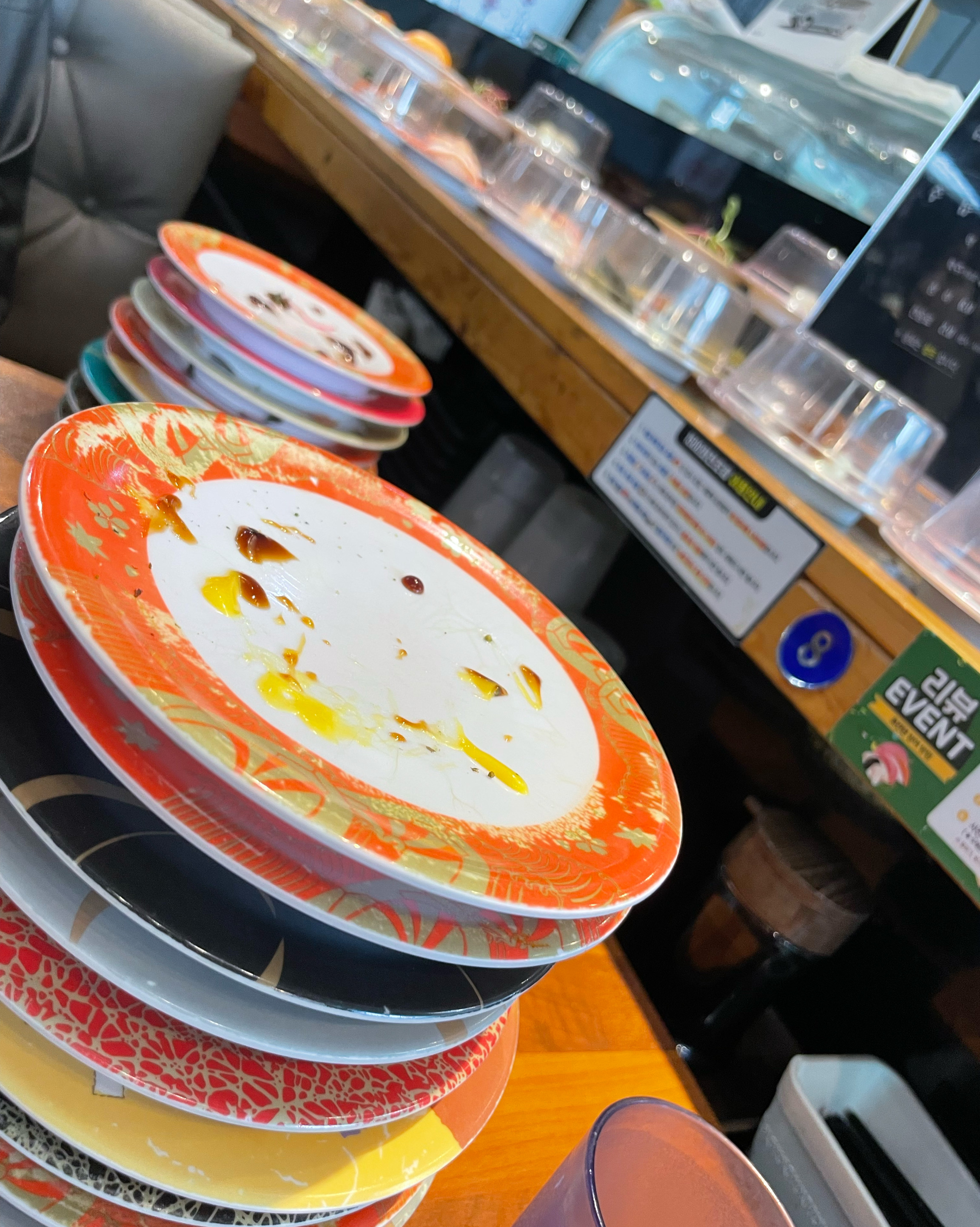 허겁지겁 먹다보니까 어느새 20접시를 넘었네요… - 대전 맛집 1500회전초밥 둔산점