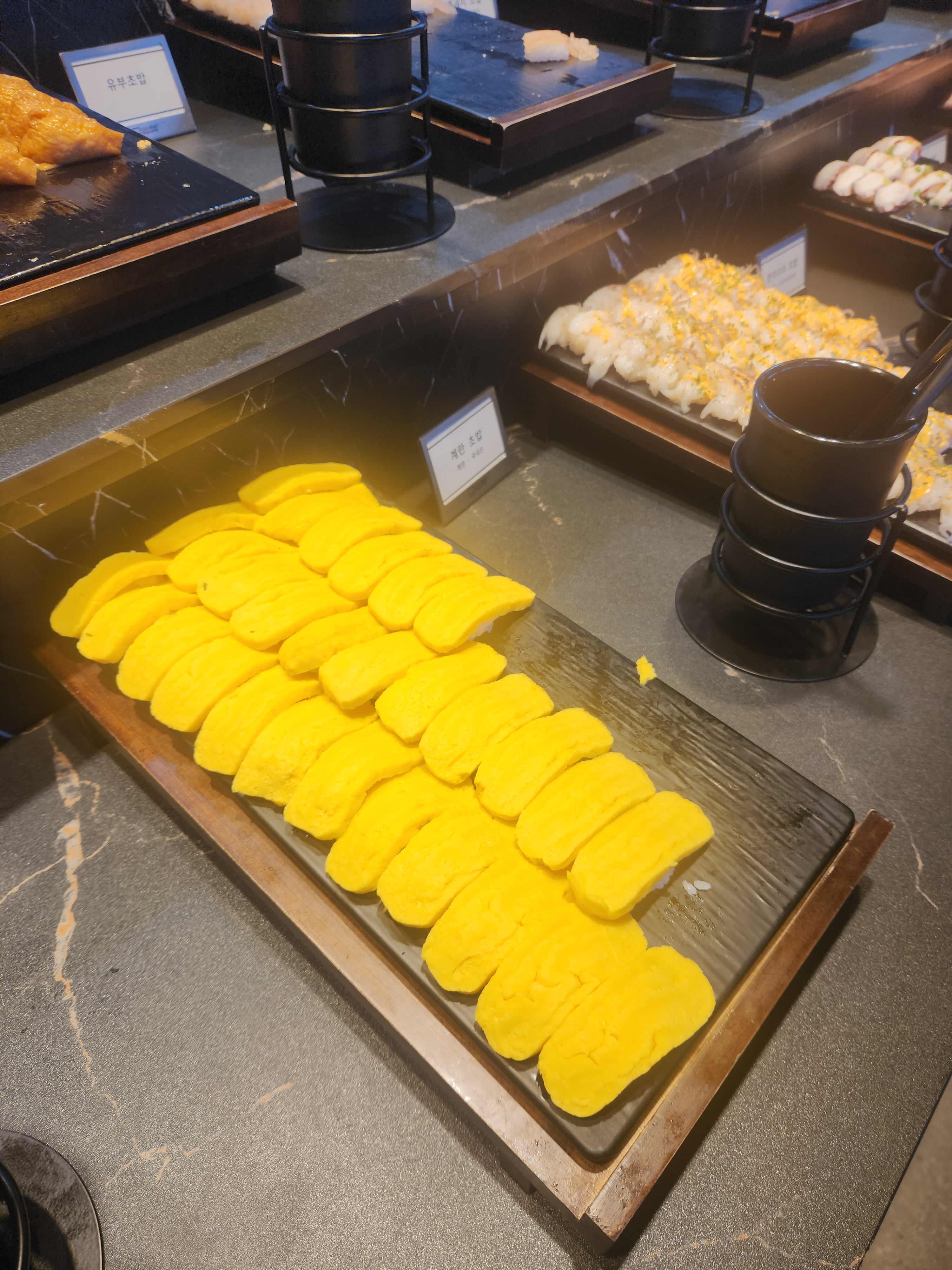 움식도 맛있고 직원분들도 친절합니다. - 시흥능곡 맛집 고메스퀘어 시흥장현능곡점