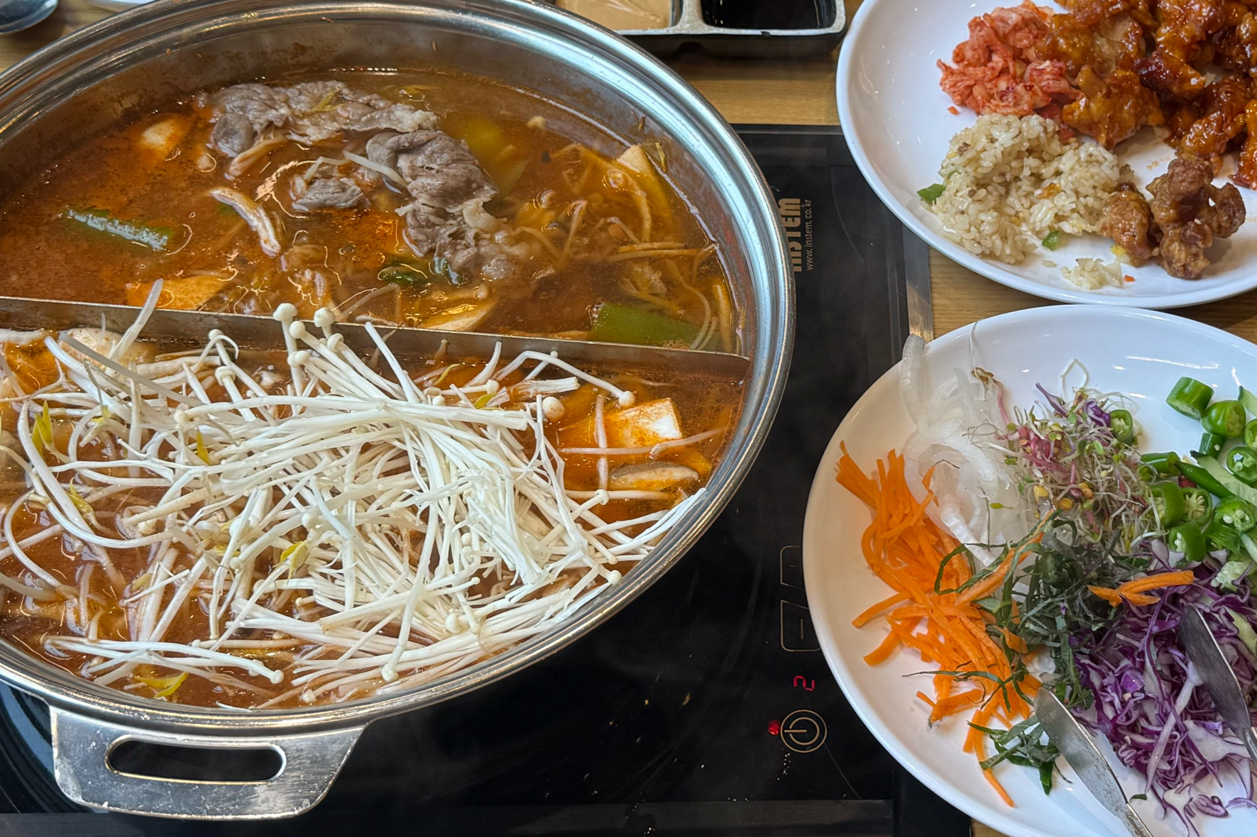 매장이 넓어요 - 진주 평거동 맛집 샤브20 진주점
