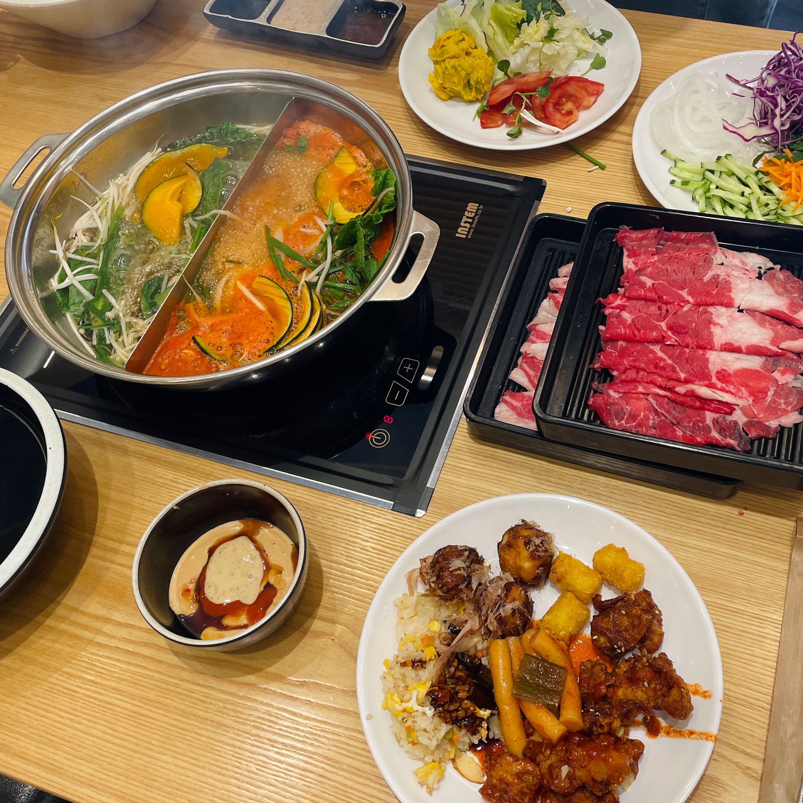 매장이 넓고 쾌적해서 식사 내내 기분 좋게 머무를 수 있었어요 😌 - 평택 용이동 맛집 샤브20 평택점