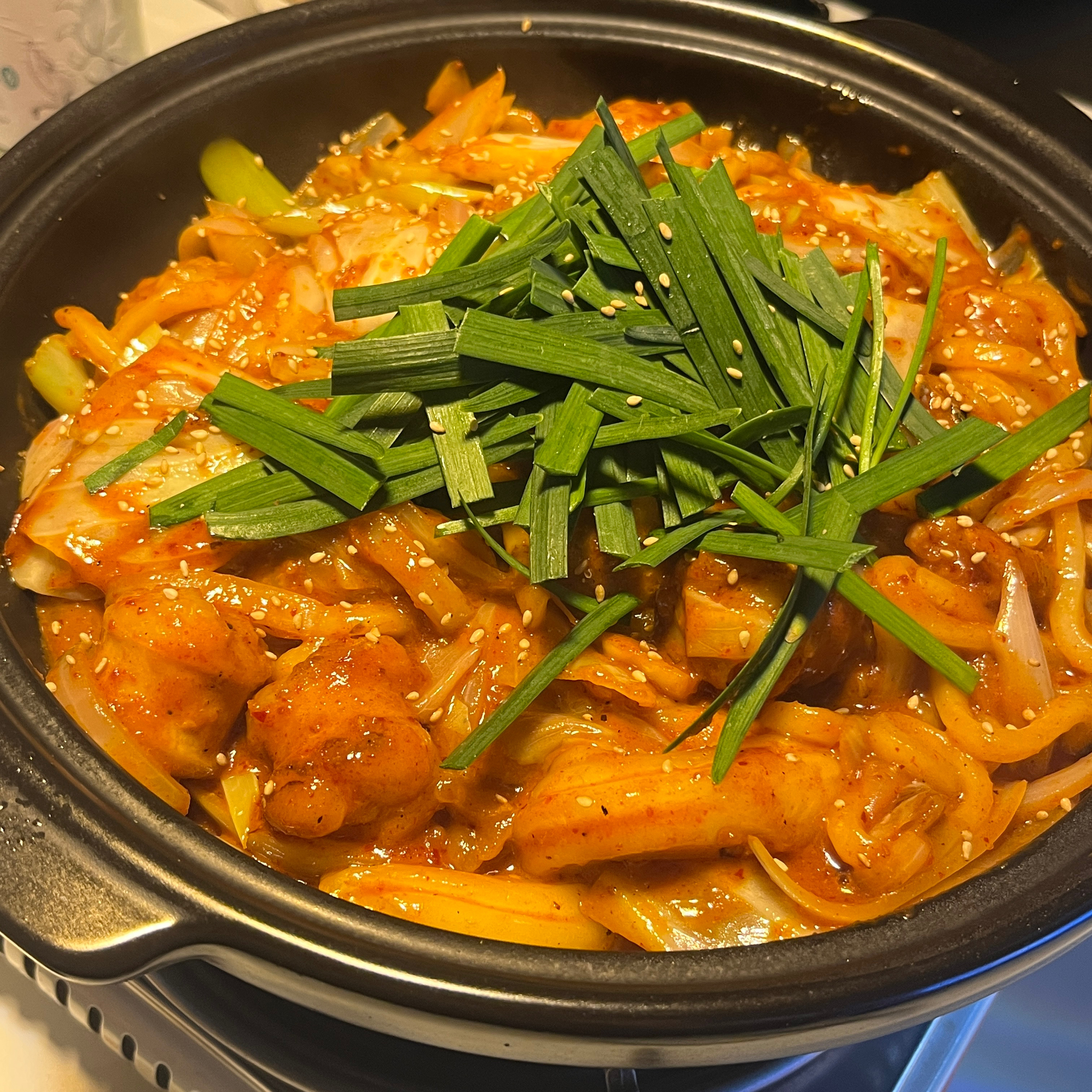 메뉴가 다양하고 안주가 진짜 맛나요. 푸짐하고 알차고 단체로 와도 좋을 것 같아요. 밖에서