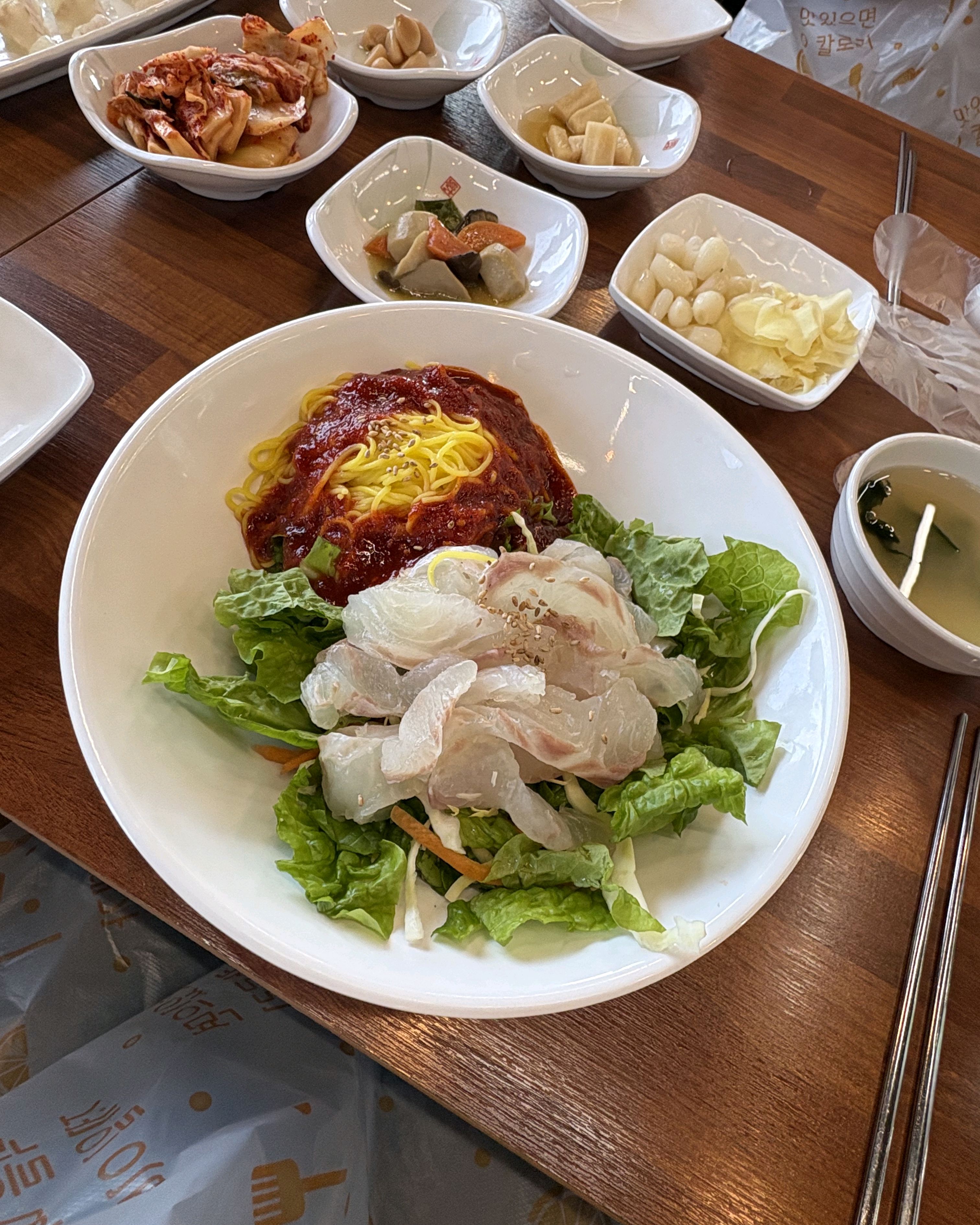 광어 싱싱하고 양식장이 있어 규모가 다르더라구요 - 제주 맛집 광어다 표선 본점