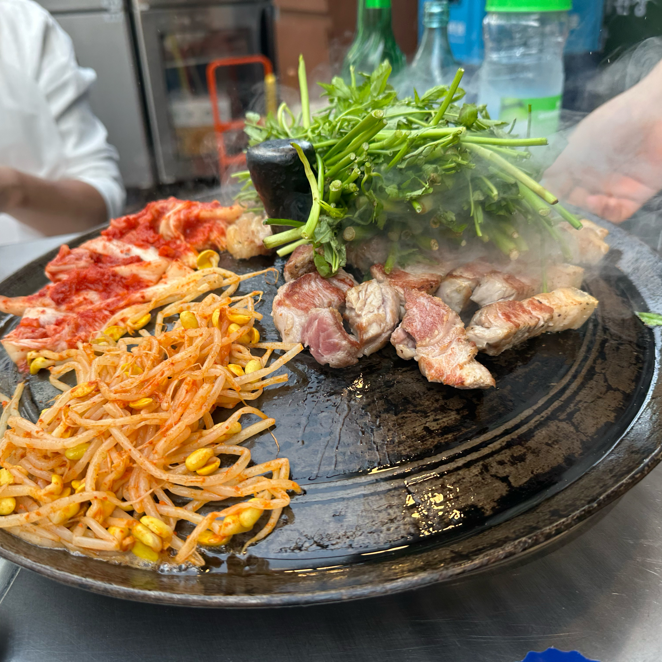 오랜만에 제대로 된 고기 먹었다는 느낌이 들었어요. 고기 질부터 다르더라고요. 잡내 하나도