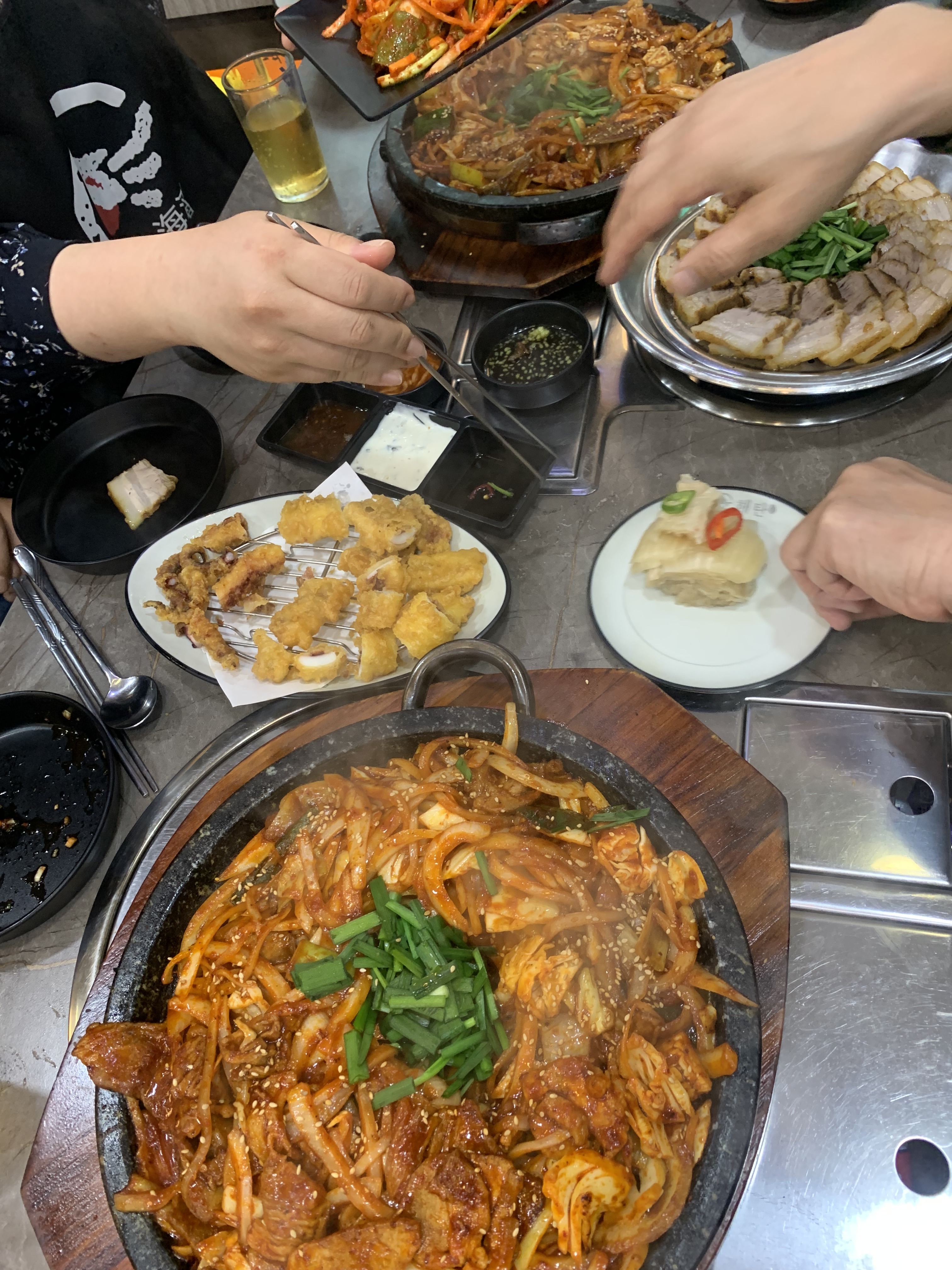 주변에서 추천해서 와봤는데 모든 메뉴가 다 맛있고 가격도 저렴해서 배부르게 맛있게 먹고왔습