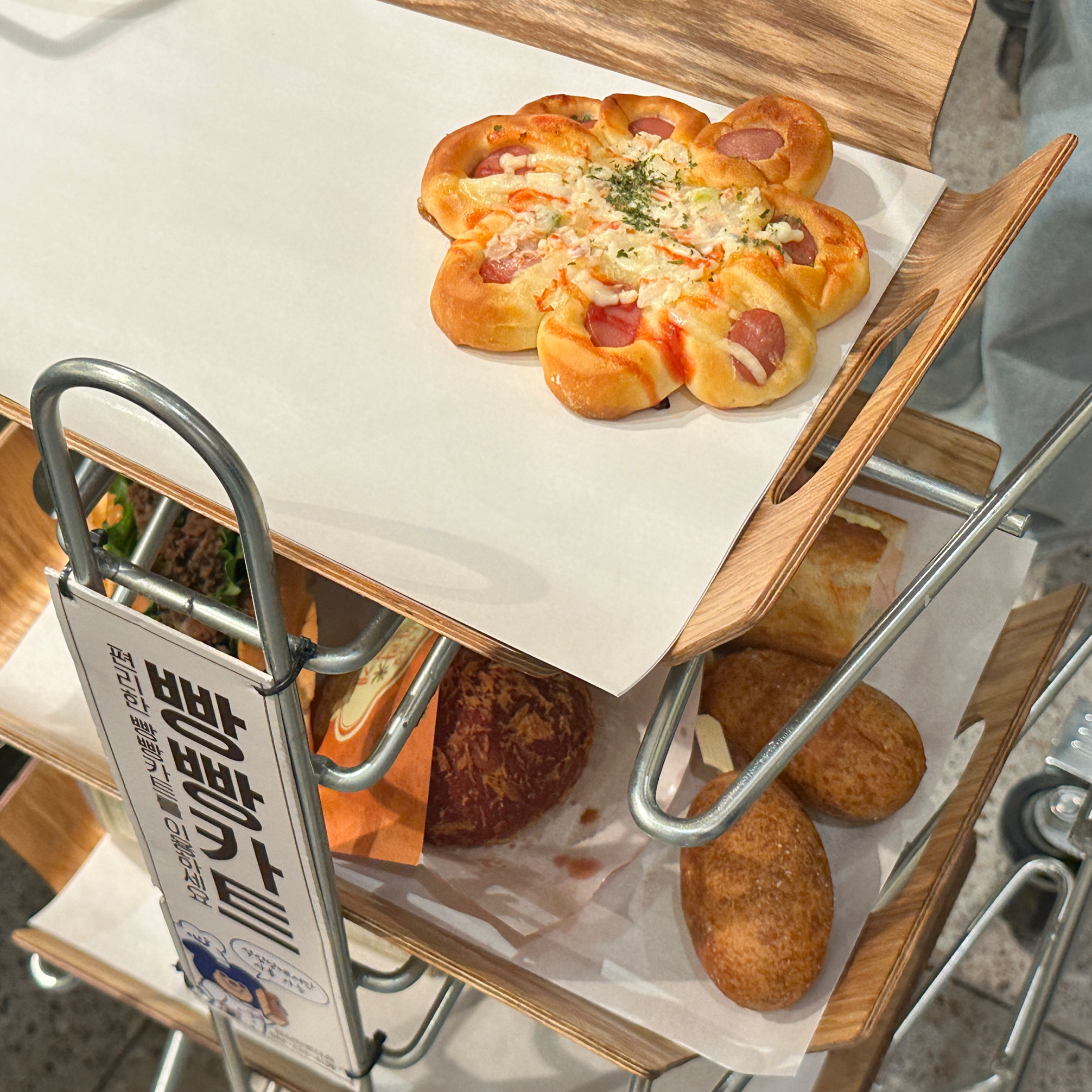 롯데백화점 2층에서부터 빵 냄새가 진동해요🤣 - 대전 맛집 성심당 롯데백화점 대전점