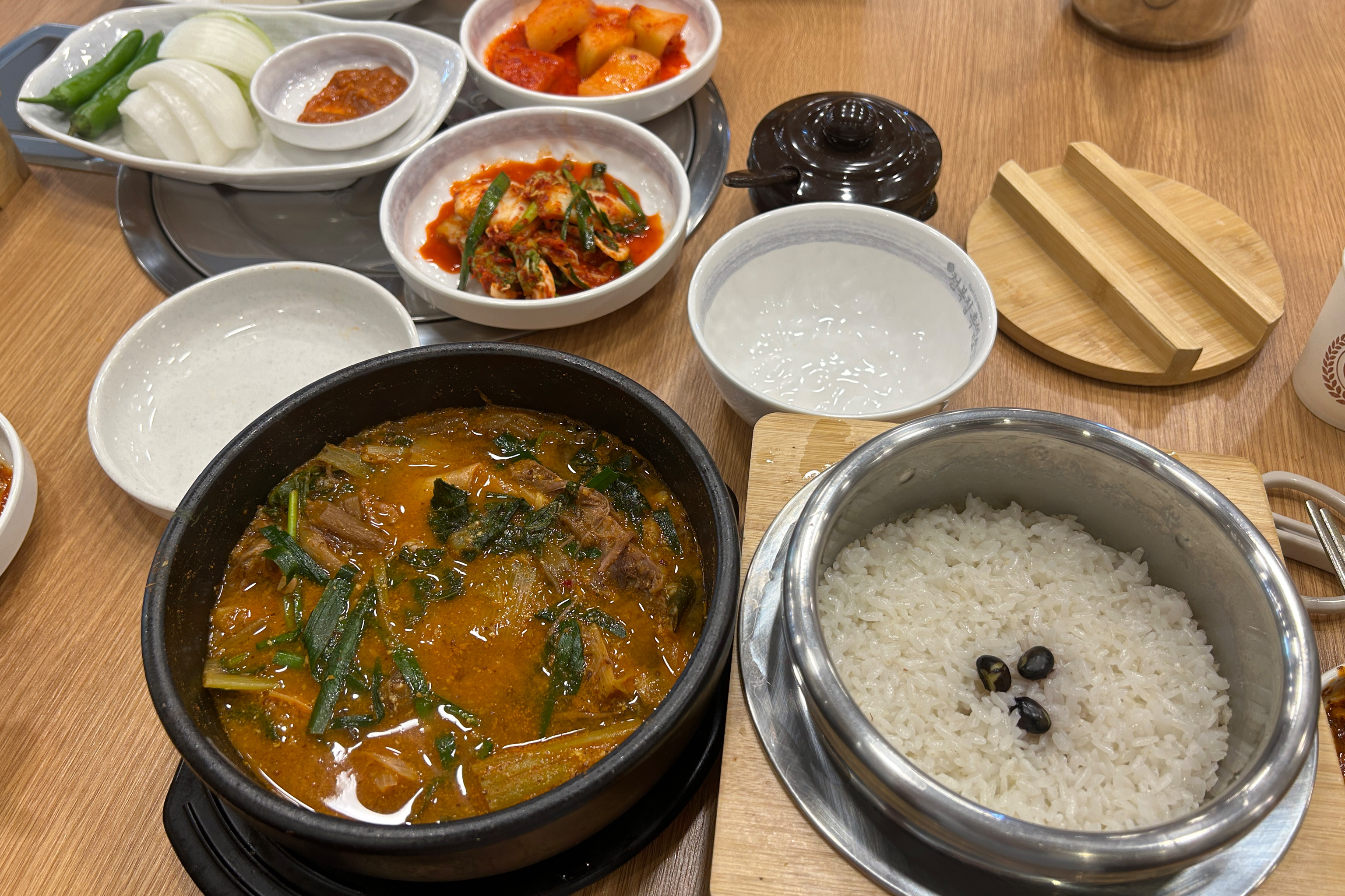 우연히 왔는데, 염소탕 맛집 이네요! 솥밥에다가 흑염소 진액도 서비스로 주셨어요. - 권선동 맛집 천복집 흑염소 수원권선점