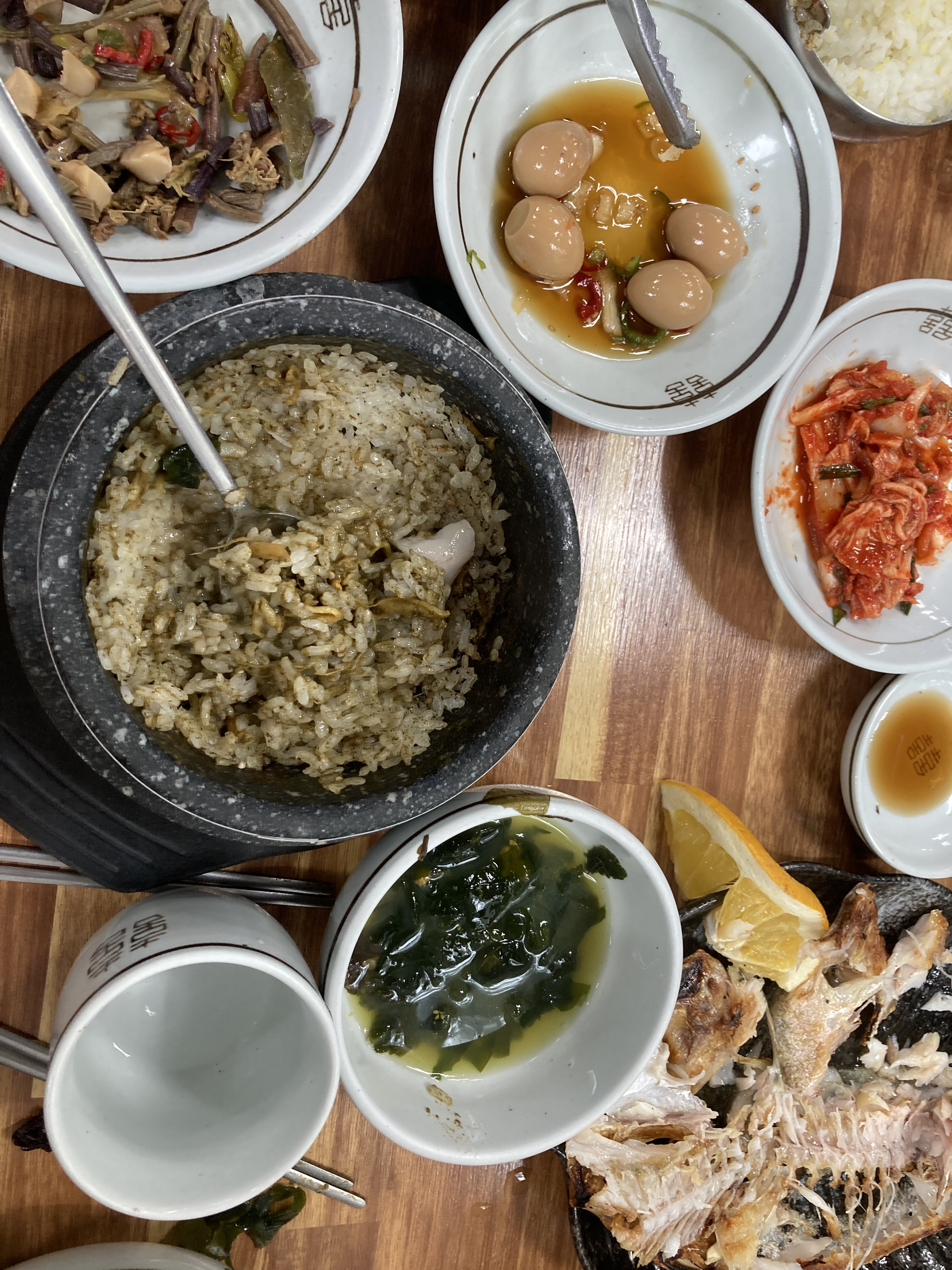 맛있게 잘 먹었습니다 특히 성게미역국 맛나네용 추천용~~^^ - 제주 맛집 가람돌솥밥 중문관광단지