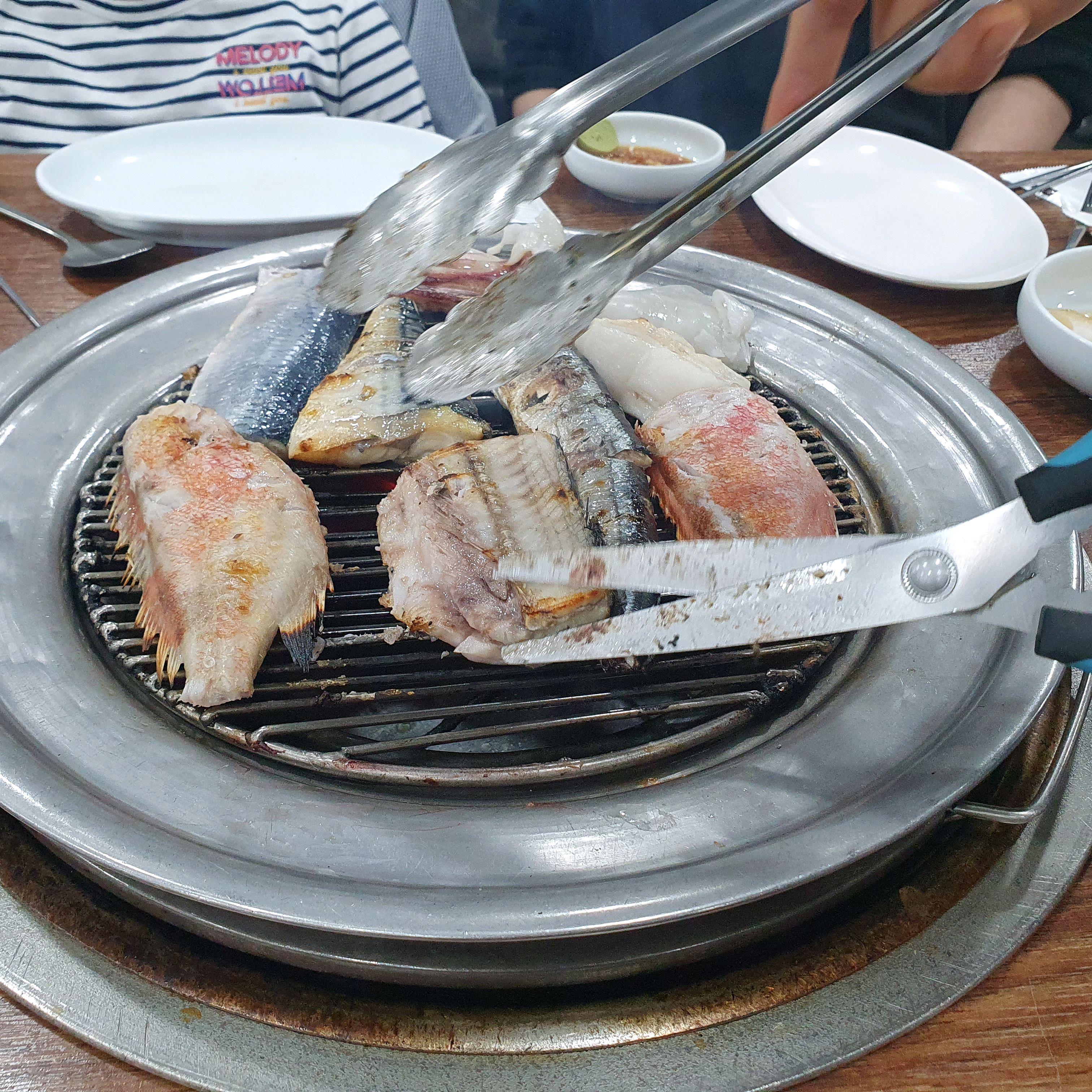인근 주차장 주차지원은 1시간만 지원이 되서 대기가 길어지는 경우 주차시간이 초과되는 문제