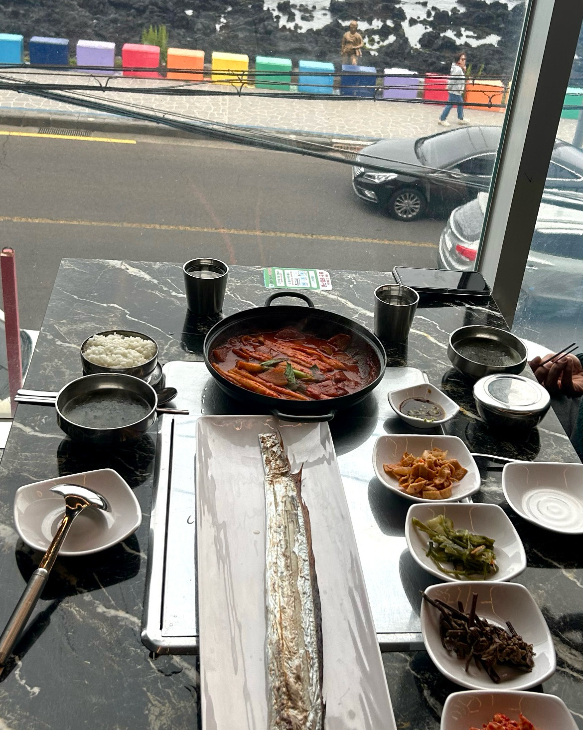 예쁜 뷰와 갈치조림 세트 먹으니까 눈도 맛도 좋네요 ~ 갈치도 직접 발라주시니까 편하게 식