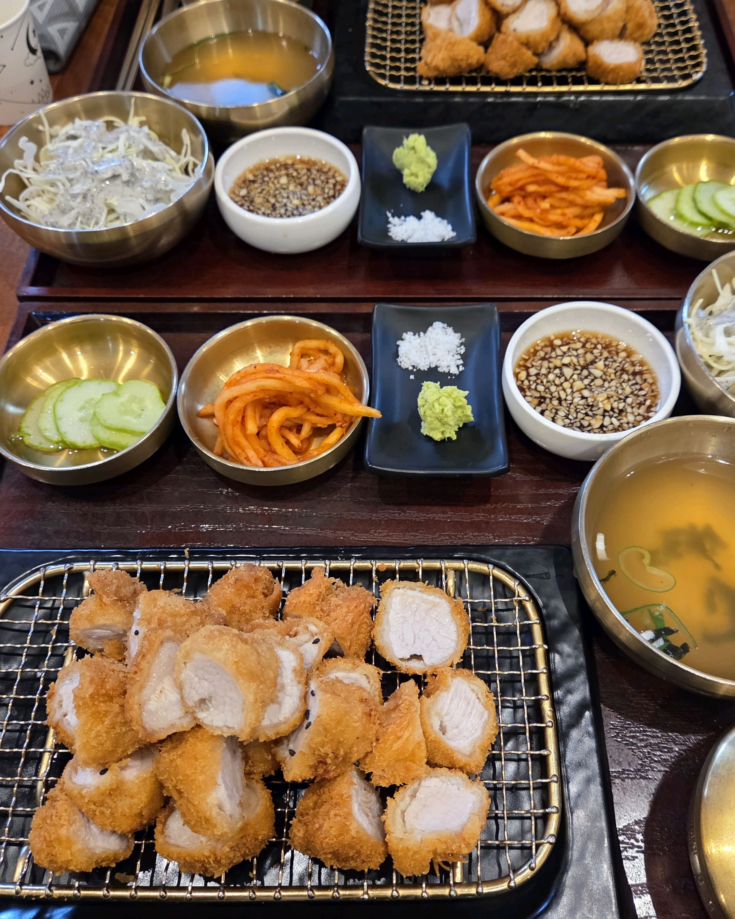 진짜 맛있어요 ㅎㅎ 국도 얼큰해서 좋아요 - 대전 맛집 숯불돈까스