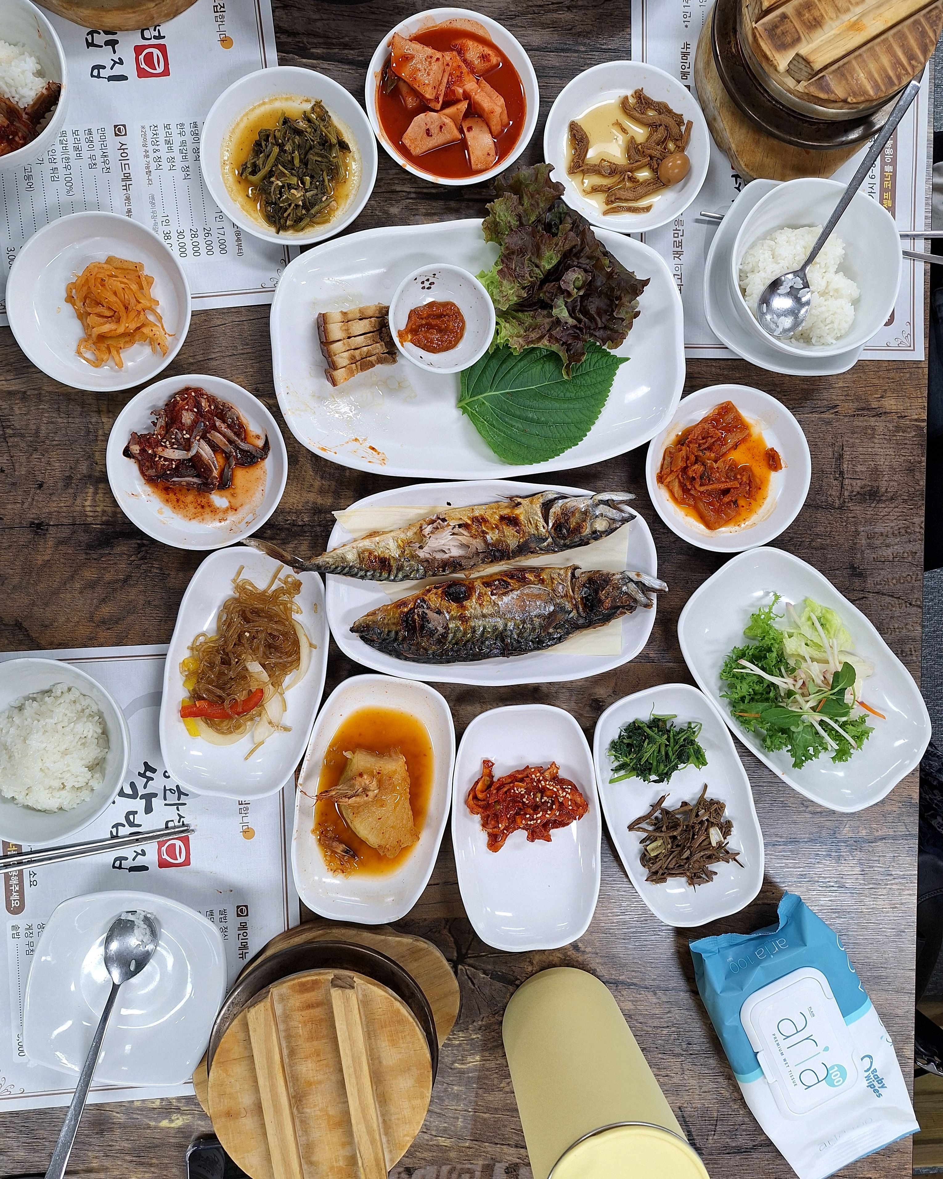 음식이 정갈하고 맛도 좋아요. 가족들과 나들이 끝나고 돌아 가는 중에 제대로 맛집을 찾았어