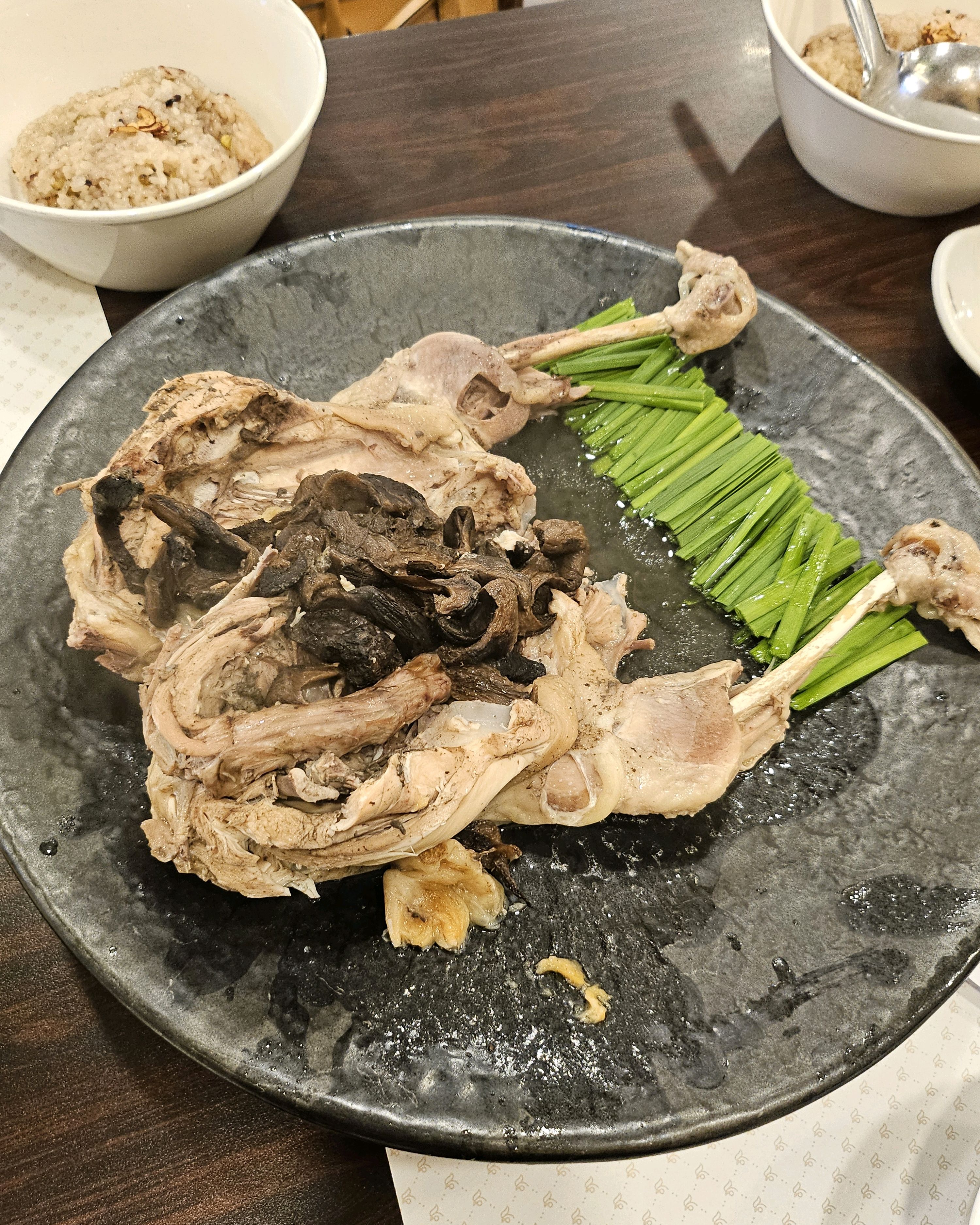어버이날이라 시어머님 모시고 방문했어요! 시댁어른들께서 자주 모이신다고해서 예약했는데 맛있
