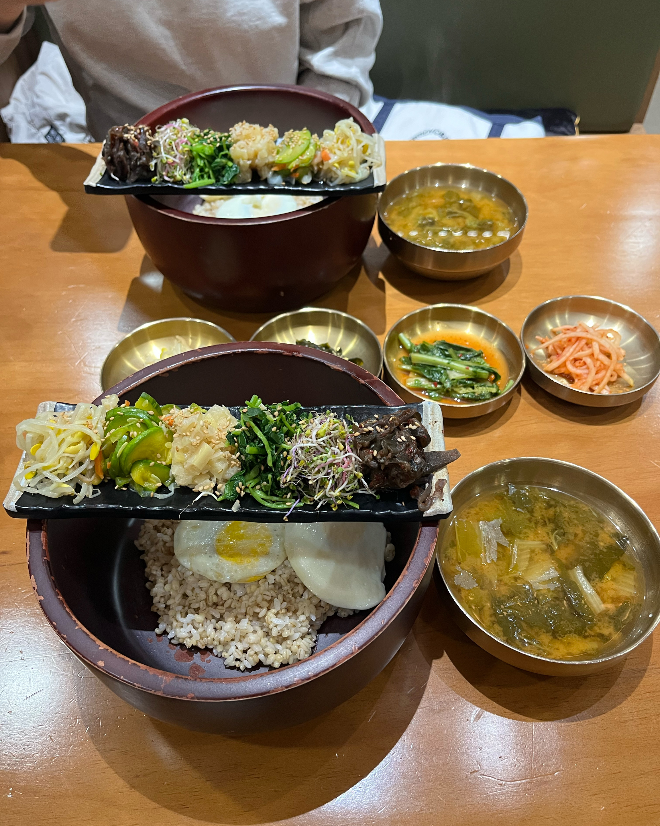 오늘 처음 왔는데 건강하고 맛있게 한끼하고 있어요!! 부모님도 모시고 오면 좋을 것 같아요