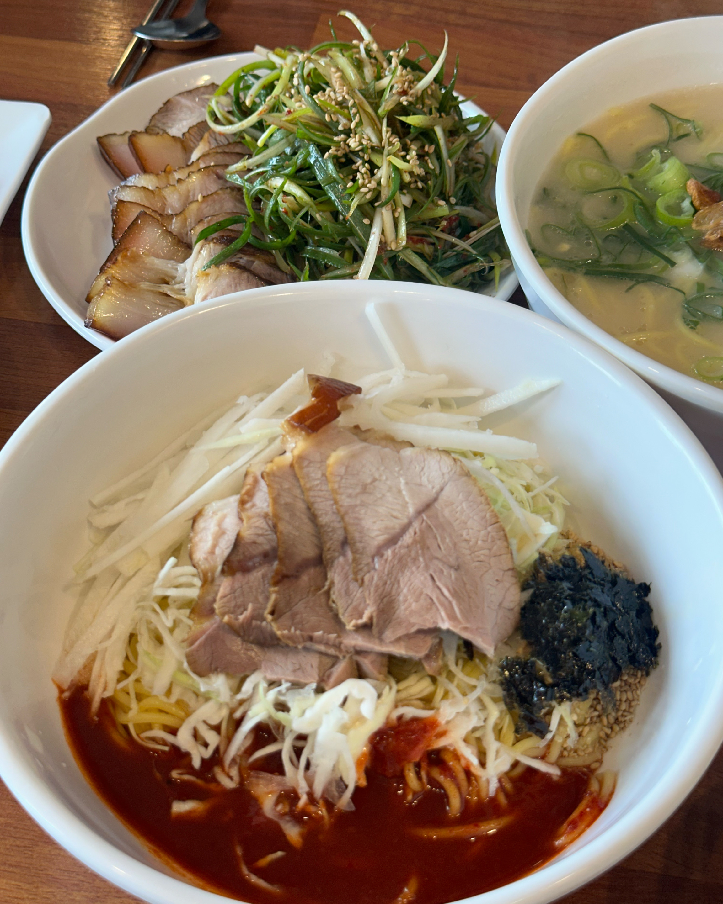 12시쯤 와서 40분 정도 웨이팅했어요:) 국수라 빨리 빠지긴 합니다~~~~! 맛있었어요 - 제주 맛집 언덕집국수