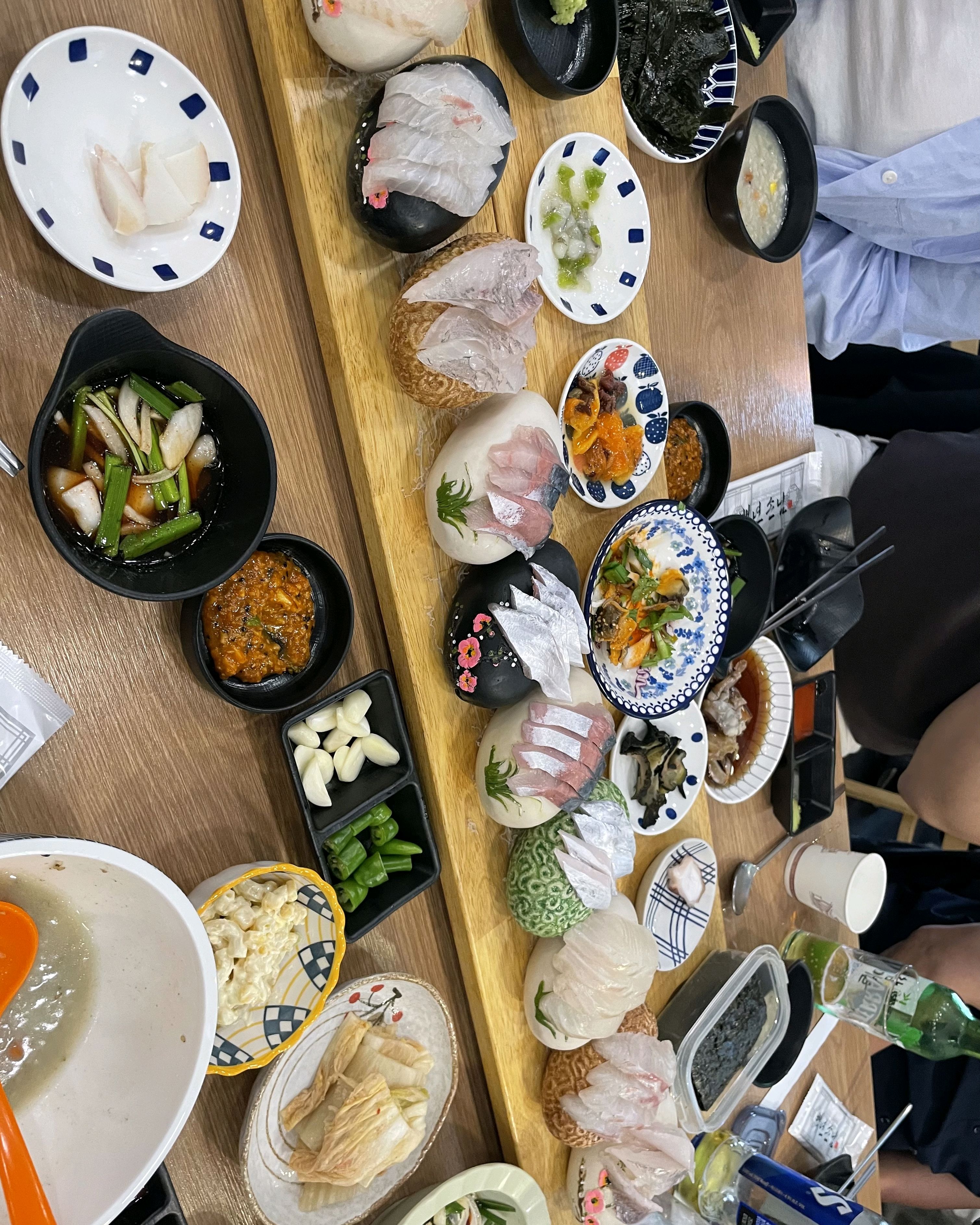 제주여행 첫날 너무 신선하고 맛있는 회와 갈치.전골.살아있는 문어가 너무 맛있어요. - 제주 맛집 은강 제주공항본점