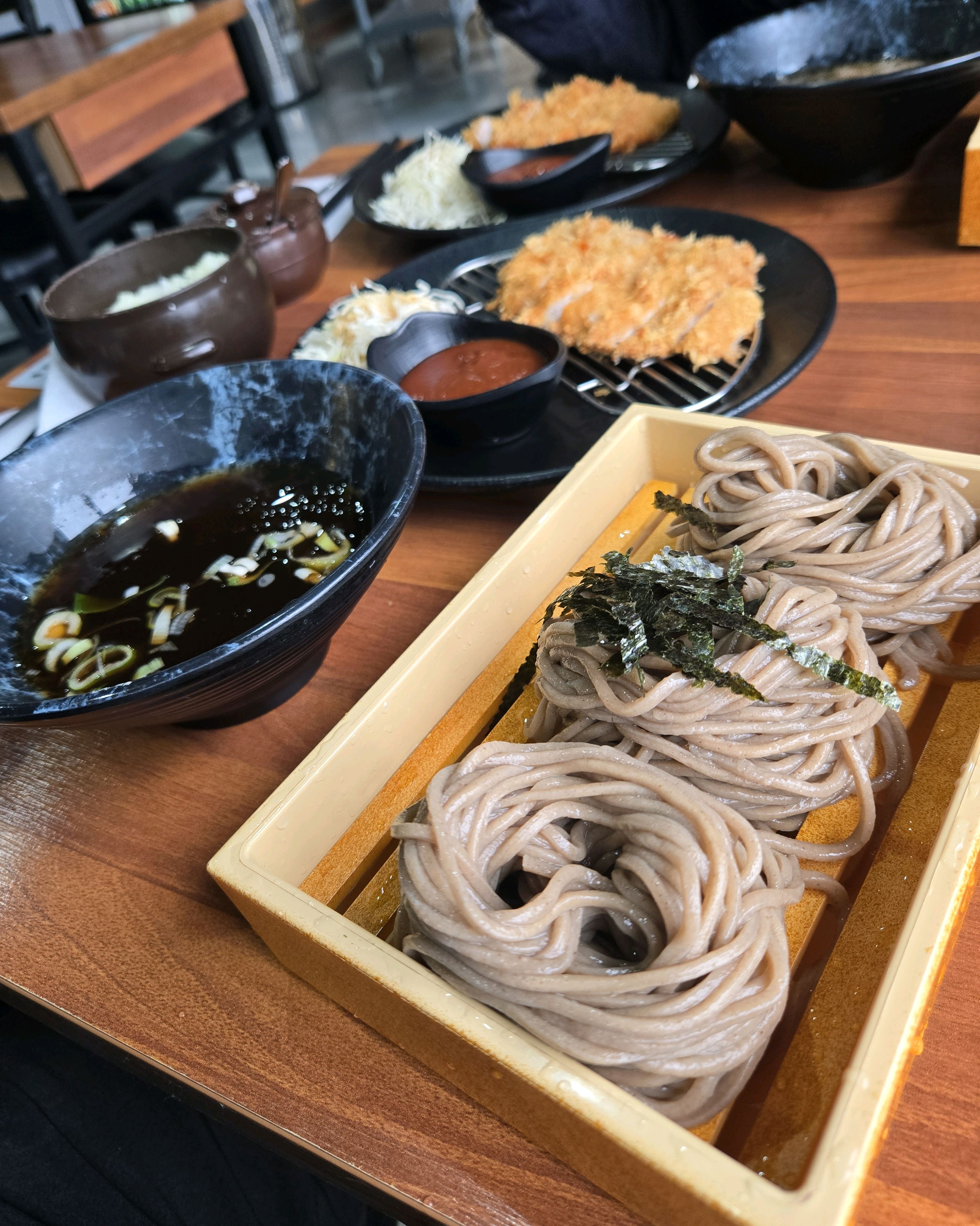 소바집으로 유명한데 돈까스도 진짜맛있어요!! - 용인시청 맛집 삼동소바 용인시청점