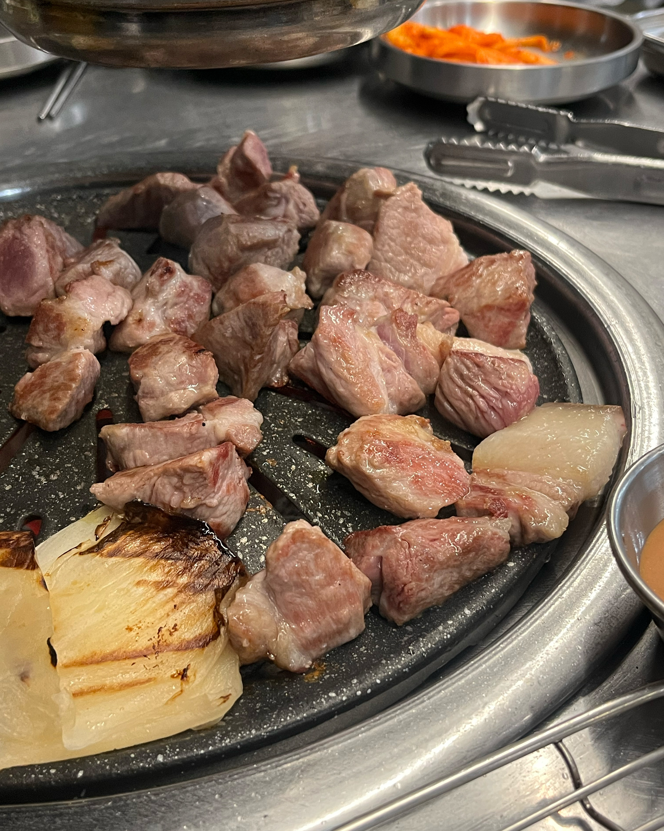 마감 시간에 갔는데도 친절하게 응대해주시고 소스 하나하나 먹는 방법 설명해주세오 - 제주 맛집 문치비 서귀포신시가지점
