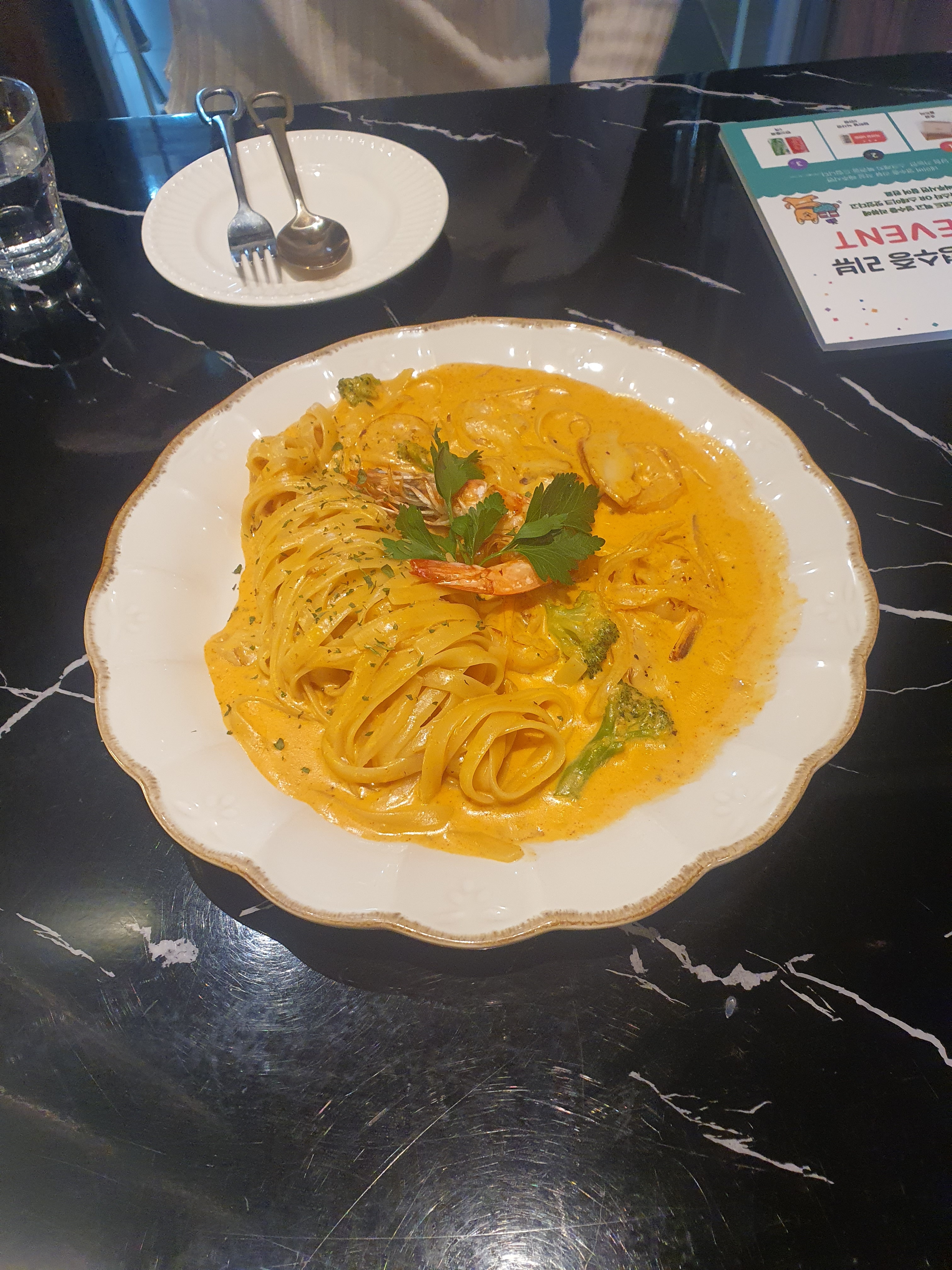 분위기 엄청 좋아요!!😍 - 불당동 맛집 컴히얼 천안불당점
