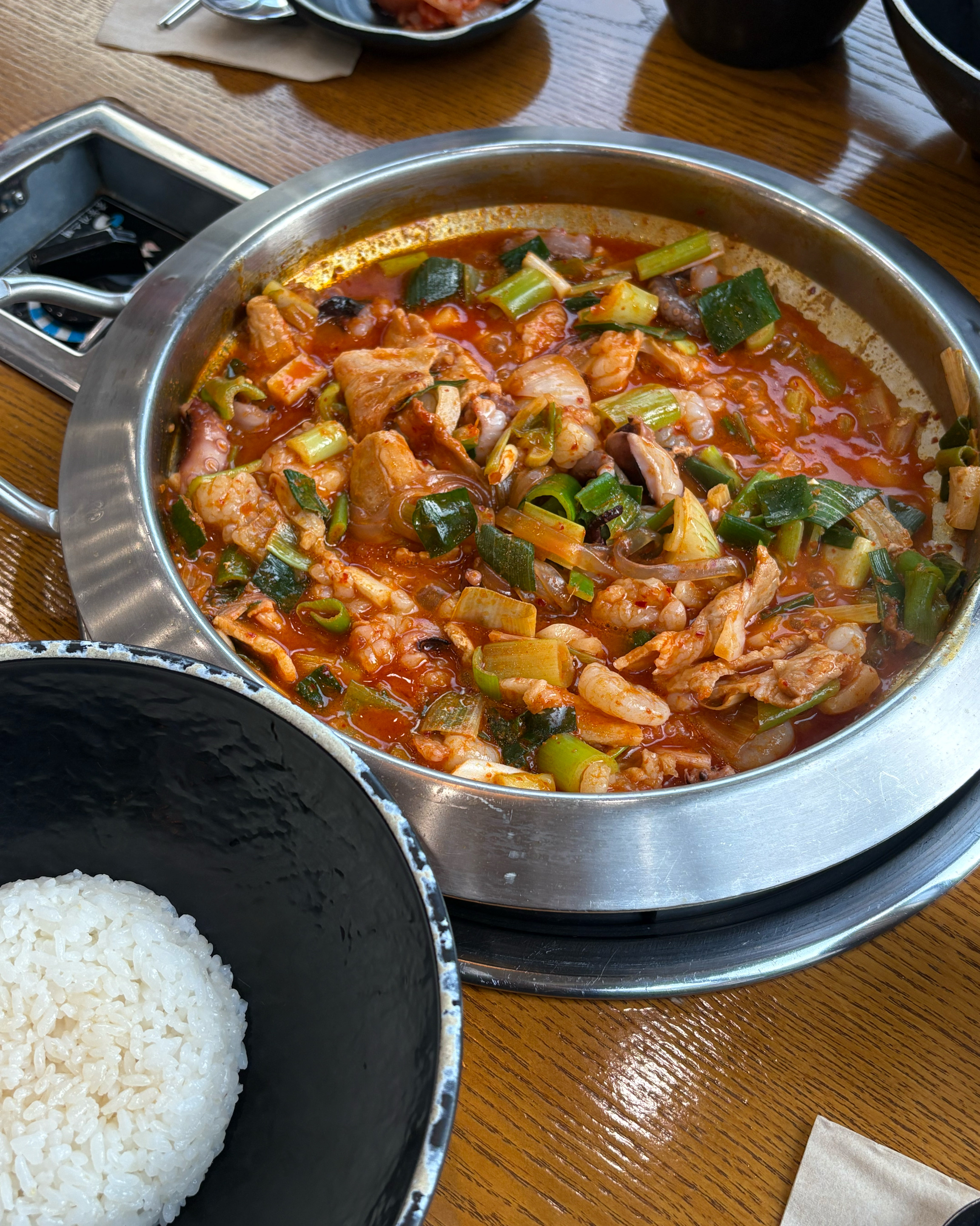 장모님 세트로 삼겹살도 추가하니 더 맛있어요! 사장님도 친절하시고 매장도 깔끔하고 좋아용!