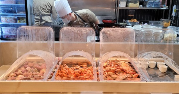 샐러드 종류 많고 신선하구요 - 구파발역 맛집 빕스 은평롯데점
