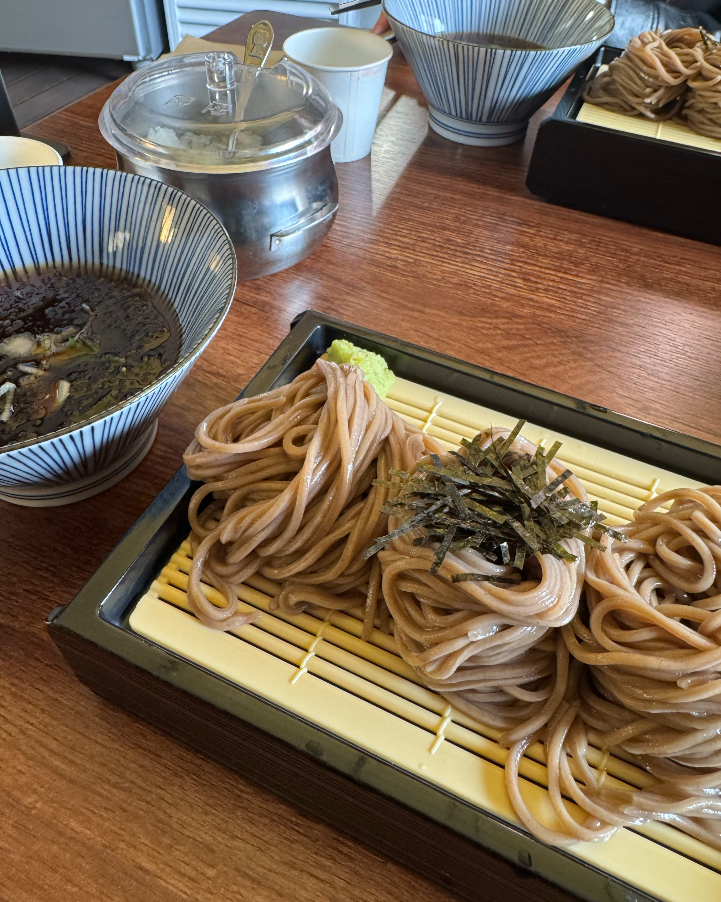 친구들이랑 먹으러 왔는데 너무 맛있어요 - 북촌 맛집 삼동소바 북촌점