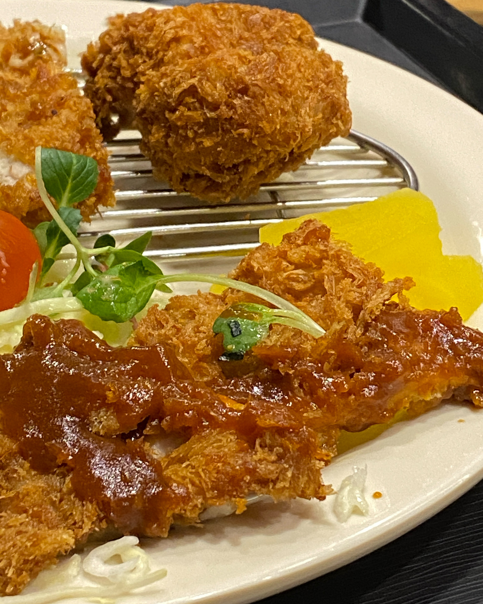 원래 고치돈 먹는데 없어서 모둠 시키고 - 순천 신대 맛집 홍익돈까스 순천점