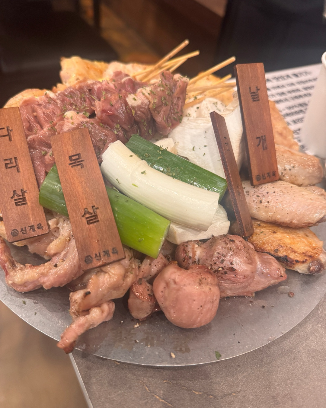 직원분들도 너무 친절하시고 맛있어요 가족들하고 같이 방문했는데 매장도 청결하고 다음에도 또
