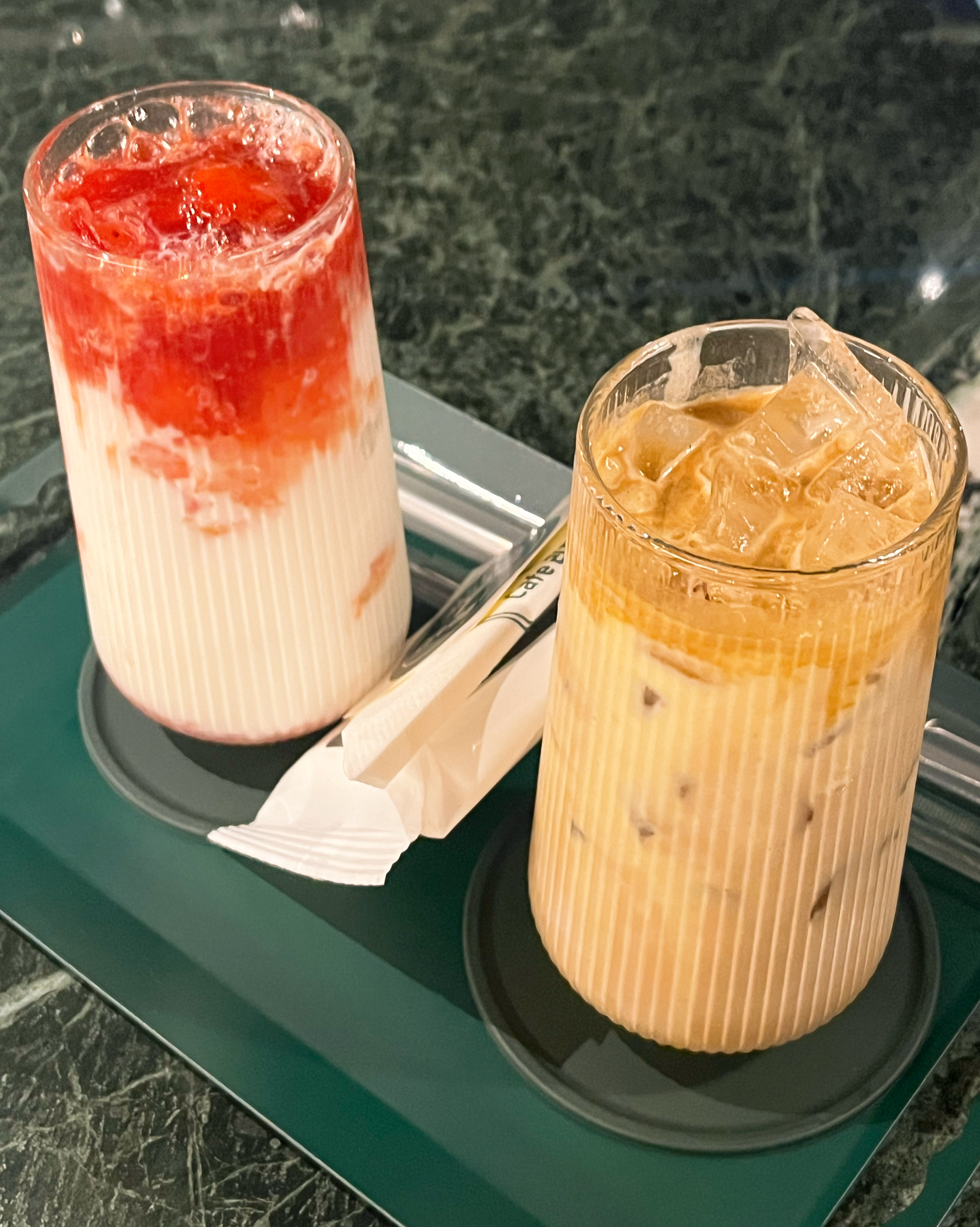 송정 해변뷰가 한눈에 보이는 통창 카페🥰 그리고 새벽까지 영업한다고 해서 밤늦게까지 시간제
