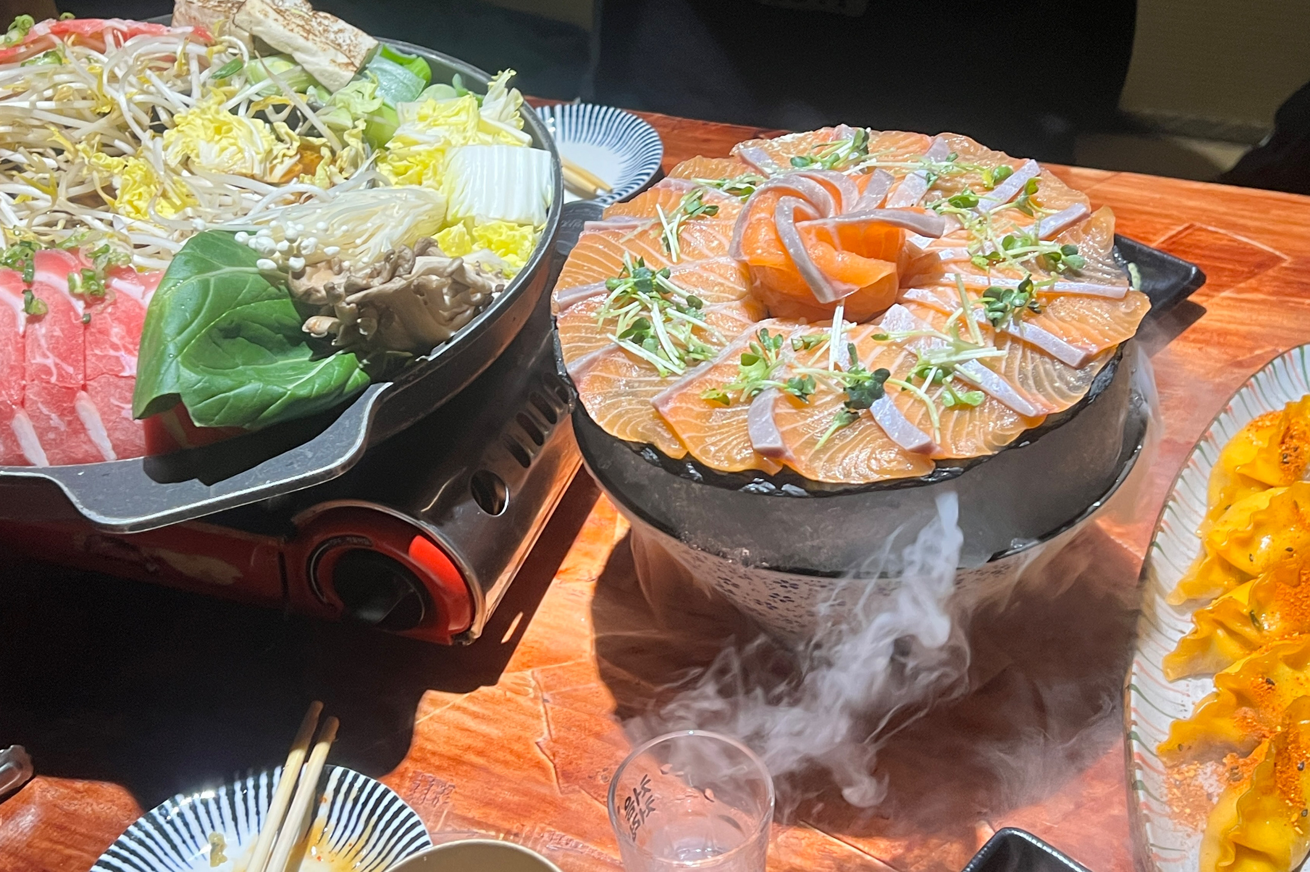 메뉴가 다양하고 서비스 많이 주셔서 좋아여~~~ 어떤 방엔 완전 야한 고추그림 있음^^ ;