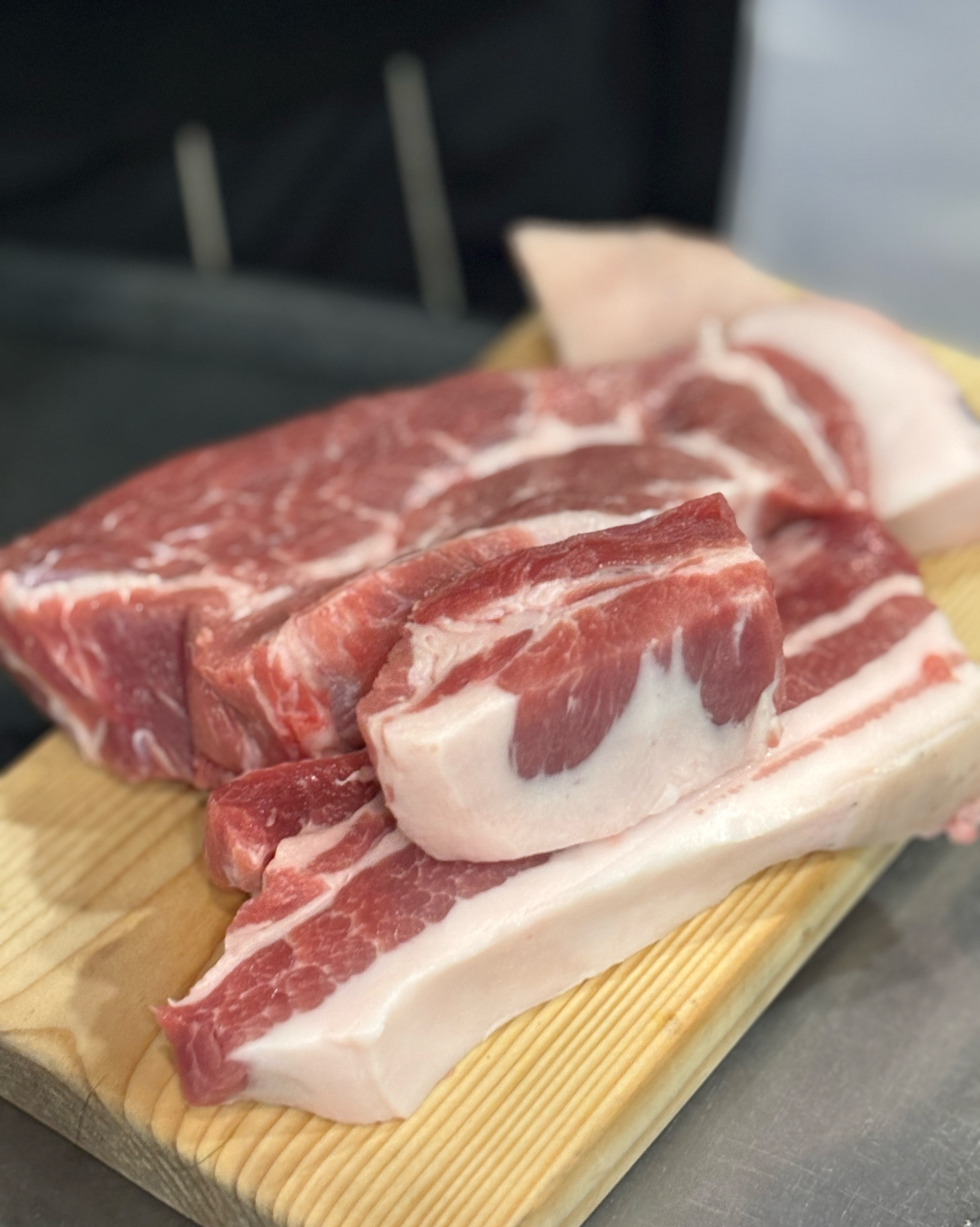 흑돼지 근고기 먹었는데 고기가 신선하고 맛있어요! 특히 삼겹살이 맛나요 - 제주 맛집 문치비 서귀포신시가지점