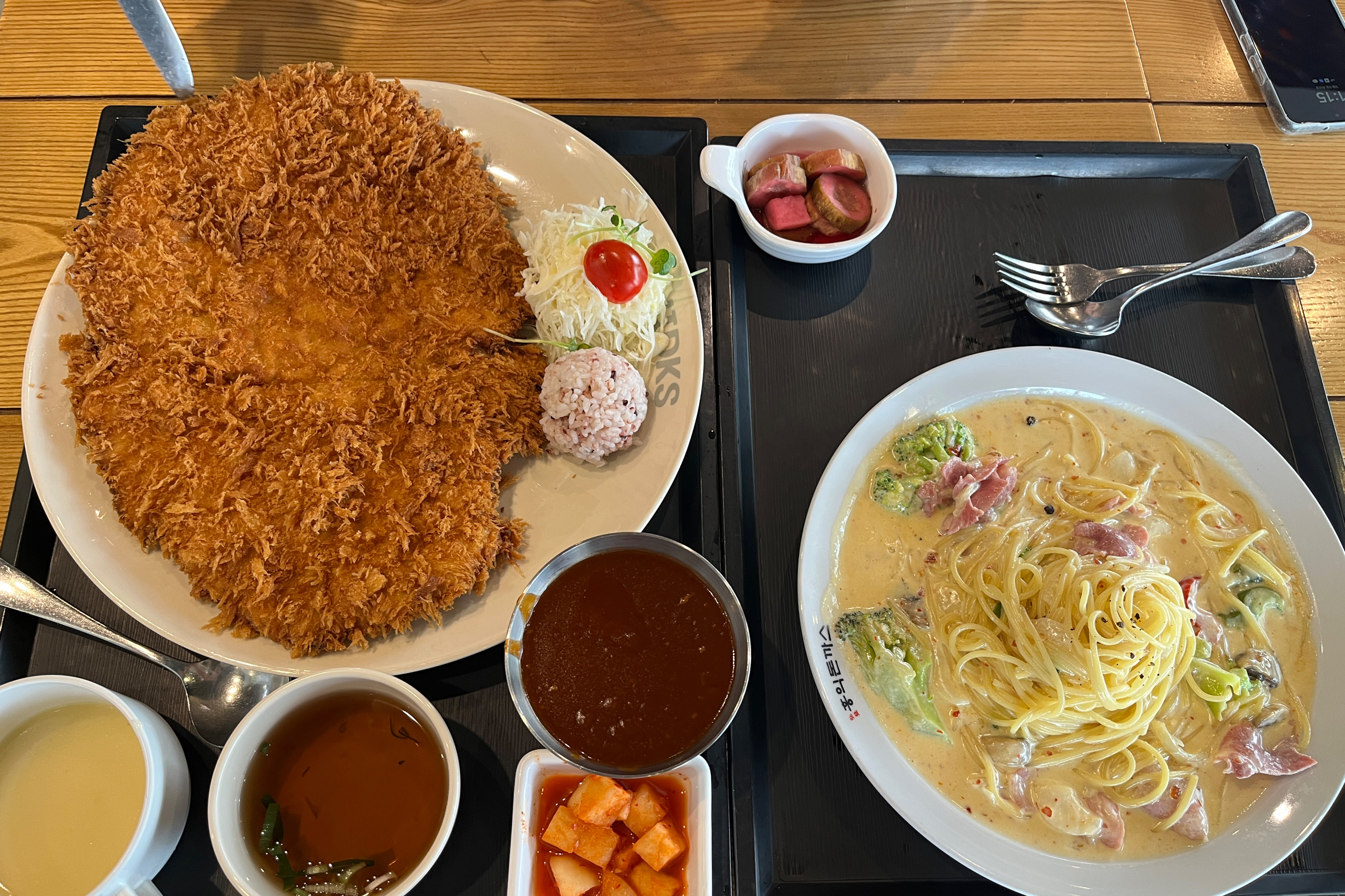 양이 진짜 푸짐하고 맛있어요~~~! - 검단 맛집 홍익돈까스 검단점