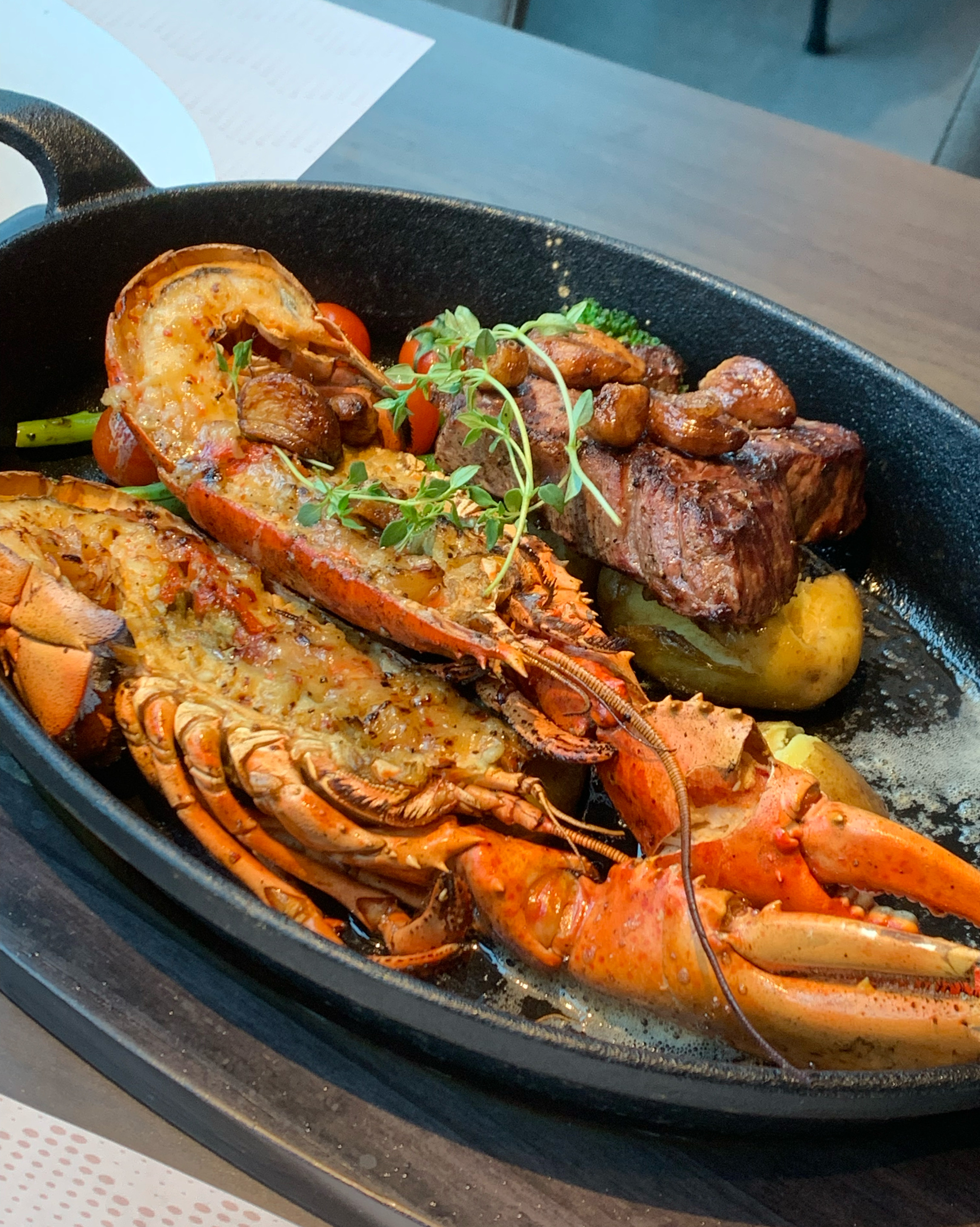 가족들이랑 오랜만에 빕스에서 외식했는데 셀프바도 알차고 랍스터도 맛있었어요! 🥰👍👍 빕스