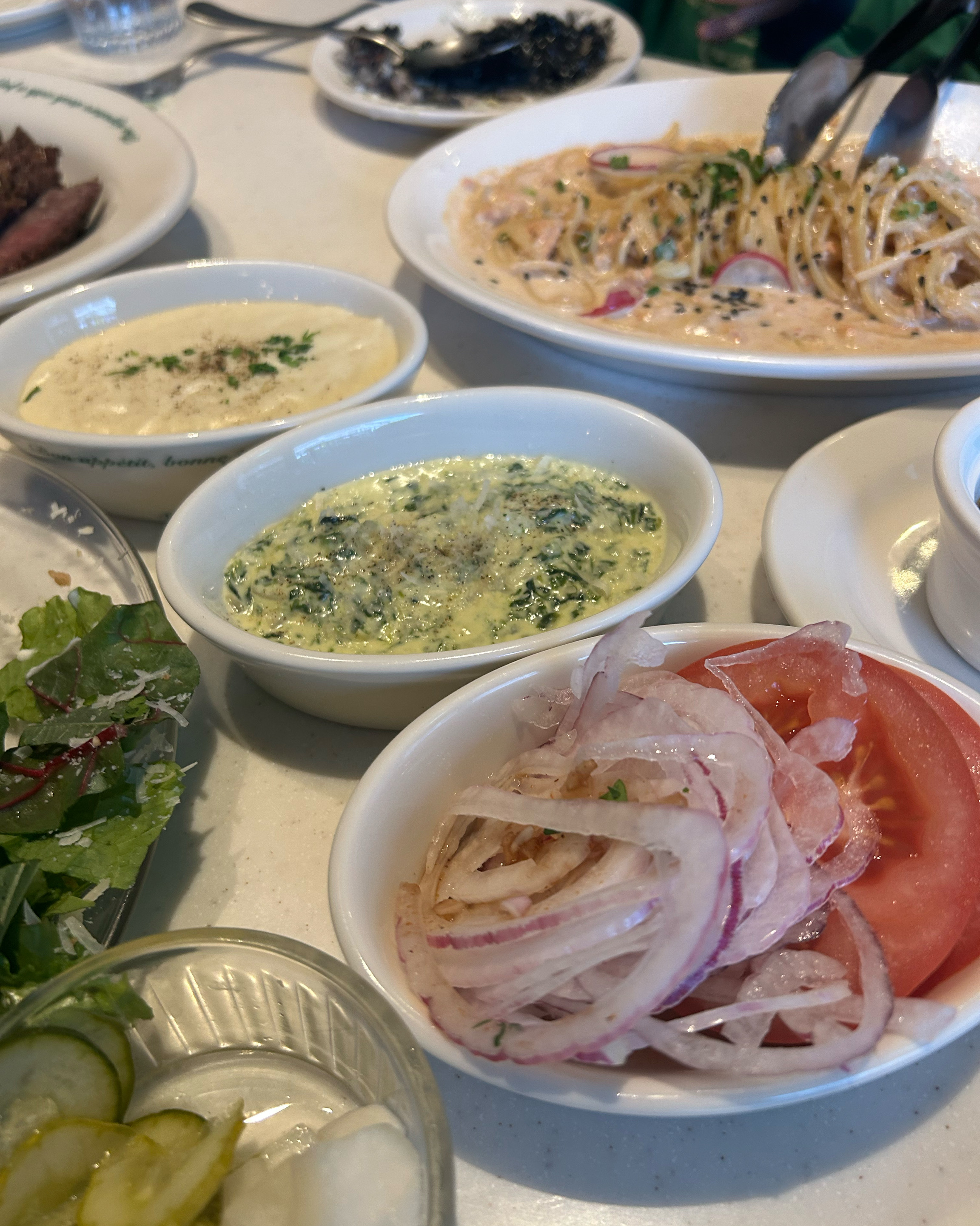 매장이 깔끔하고 직원선상님들이 친절해요 - 범계 맛집 포크너 범계점