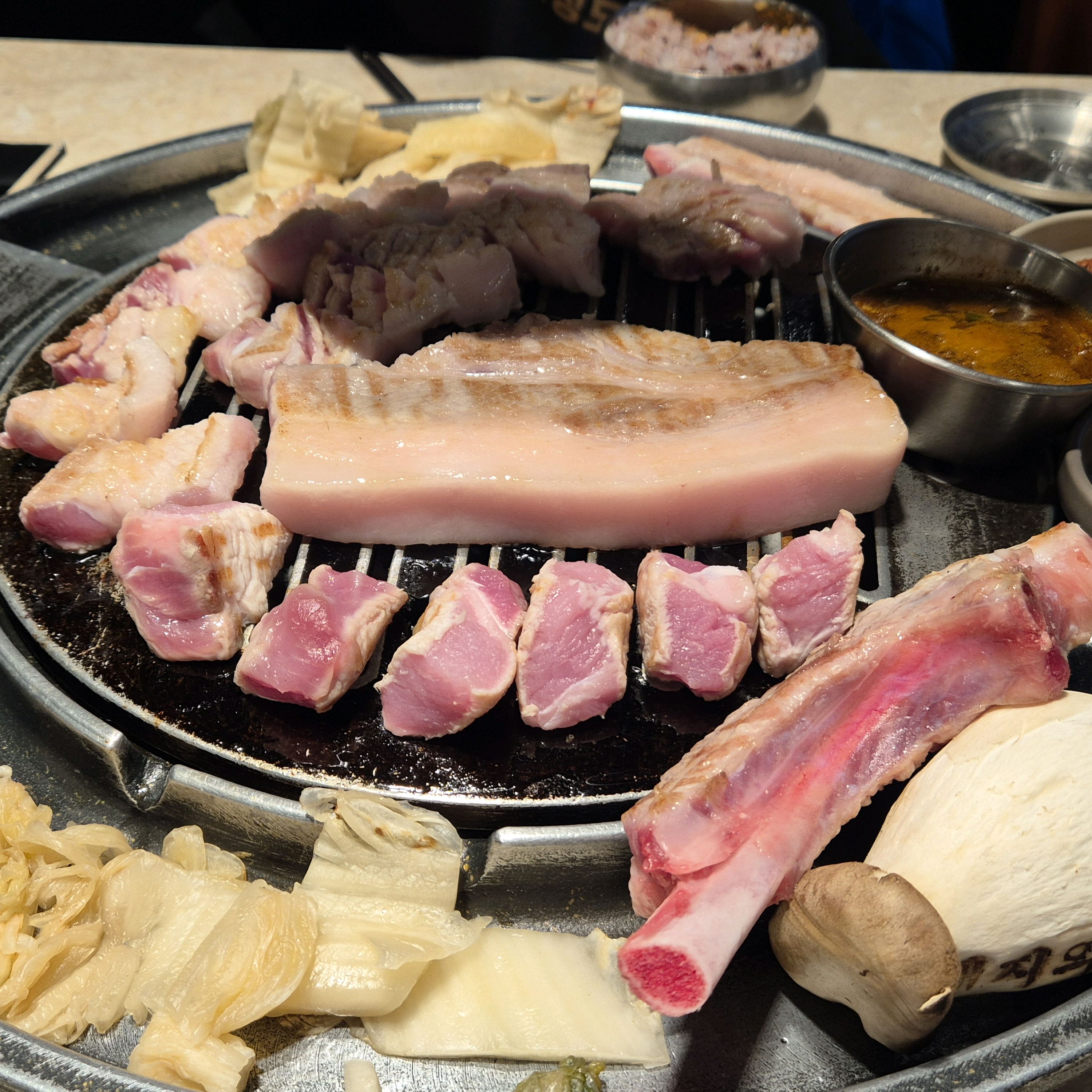 올 초에 왔을때보다는 맛이 떨어졌더라구요 - 제주 맛집 숙성도 제주본점