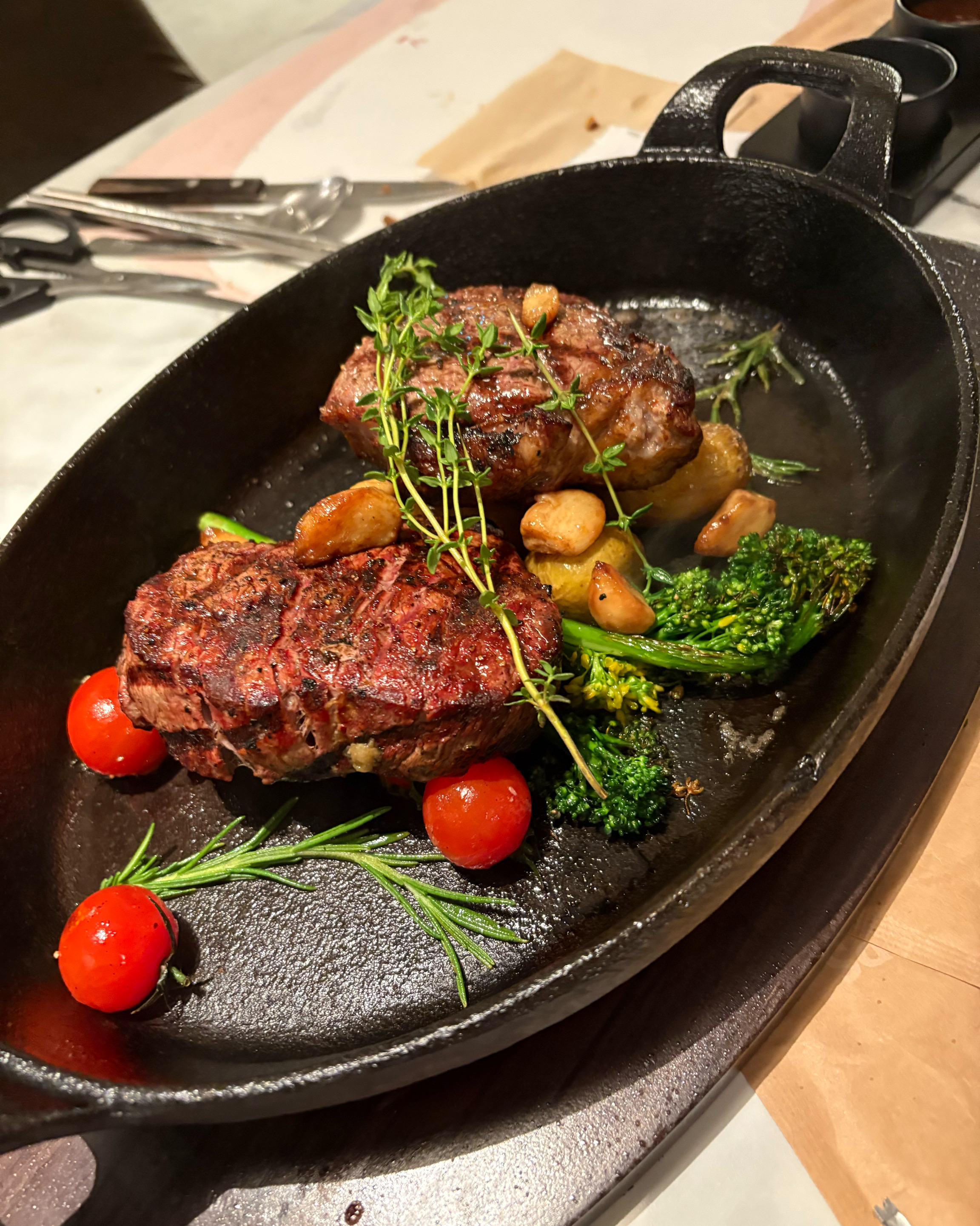 스테이크가 너무 맛있고 샐러드바 음식 종류도 다양해서 좋아요~~ 자주 올 것 같아요! - 장지역 맛집 빕스 송파 현대 가든파이브점