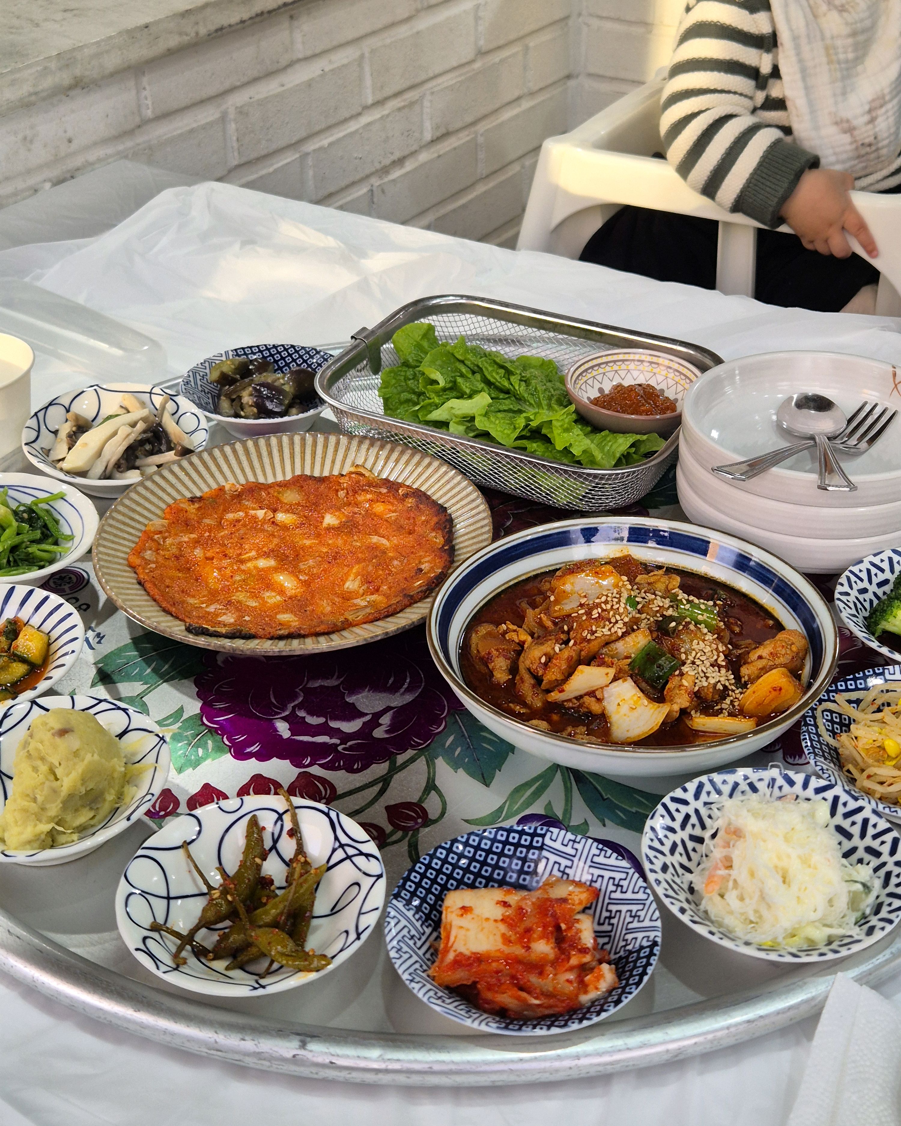 반찬 가지수도 먾은데 하나하나 다 맛있습니다 - 제주 맛집 제주할망밥상 표선점