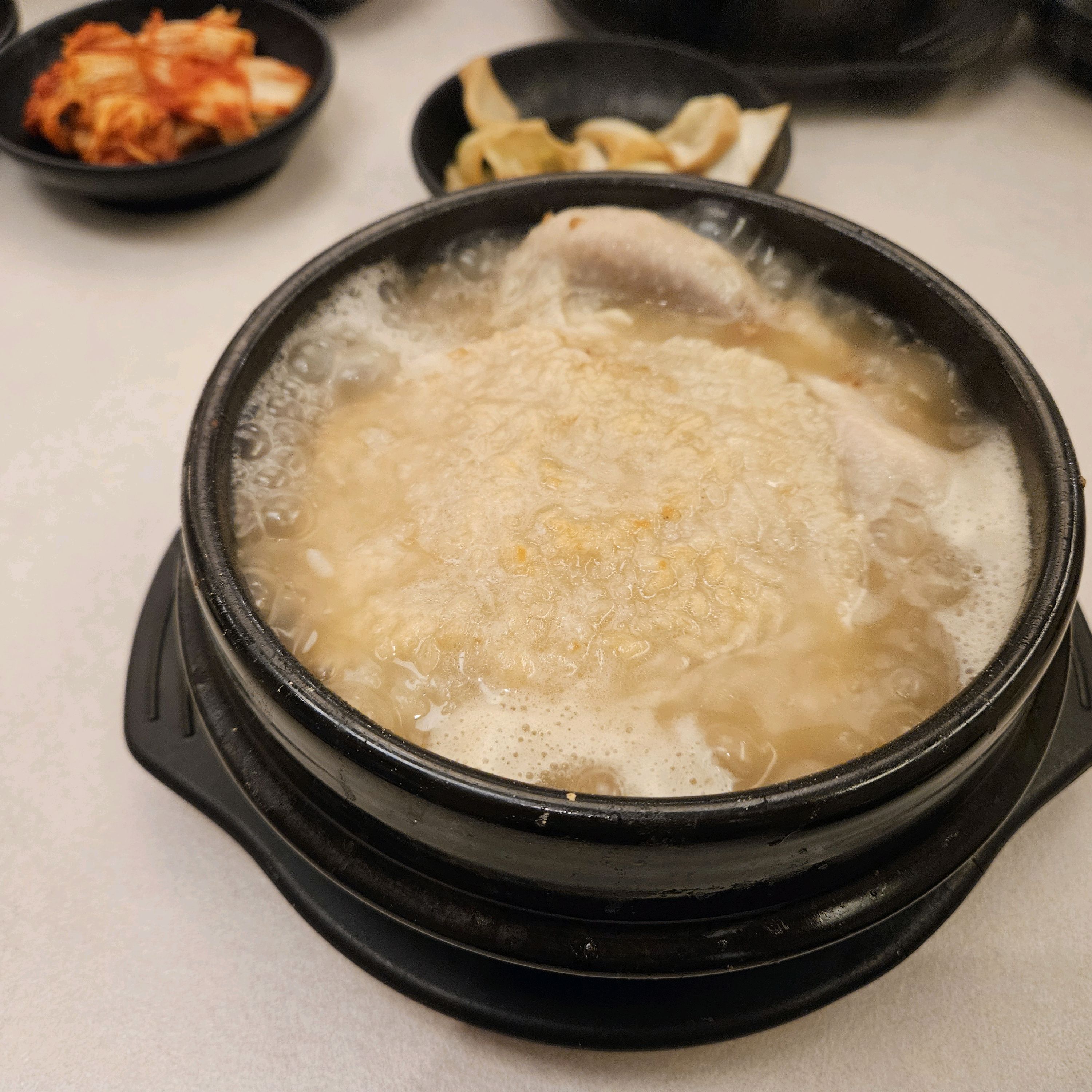 아이가 삼계탕이 먹고 싶대서 왔는데 음식이 깔끔하고 맛있어요^^ - 불당동 맛집 세종이도삼계탕 신불당점