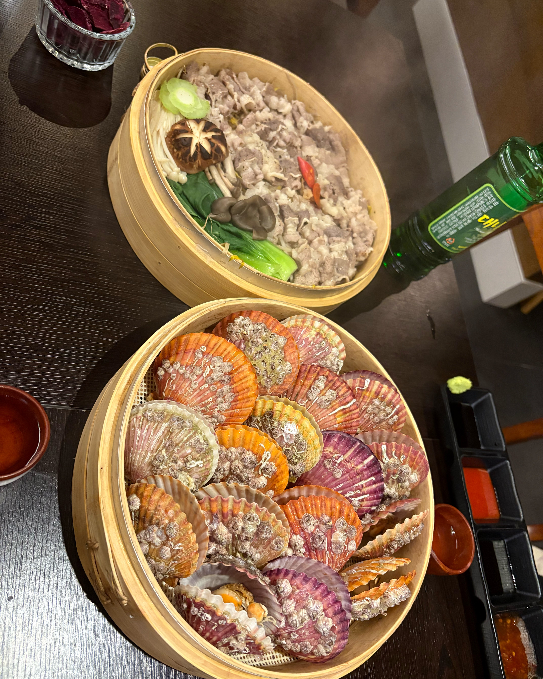 새로 생긴 곳이라 친구와 방문했습니다. 가리비찜 소고기 야채찜 조합은 가격대비 양과 맛 모