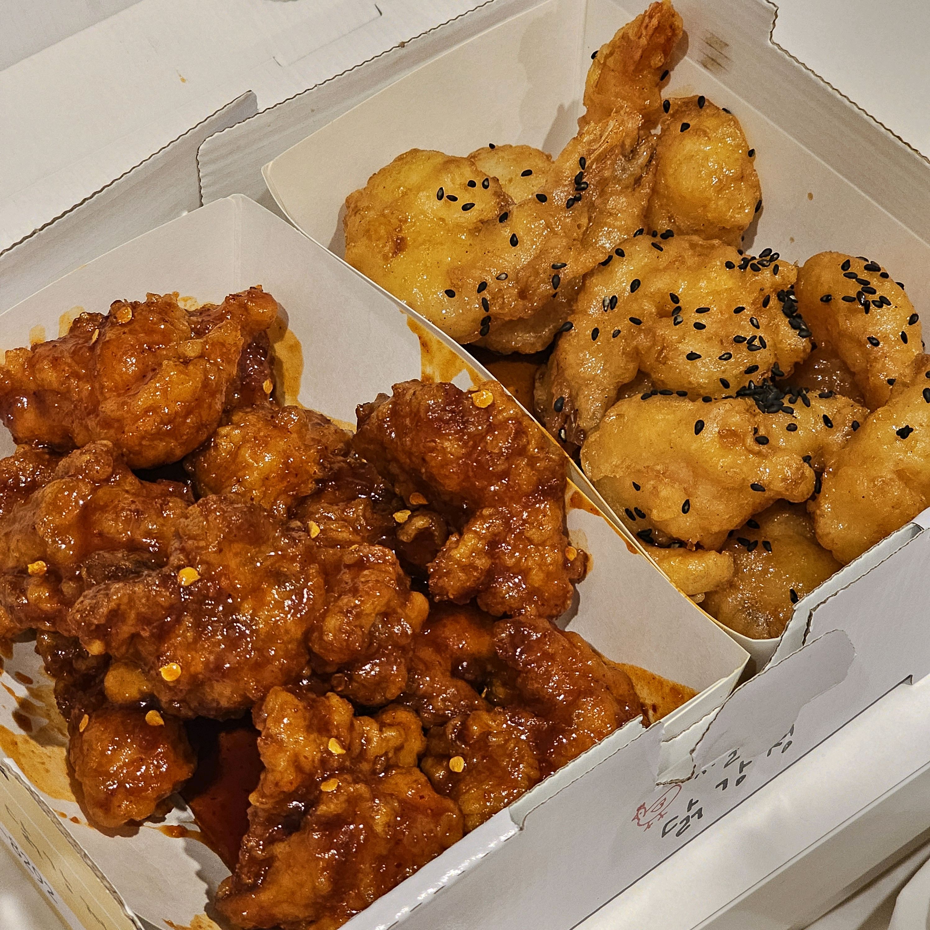 포장하고 3시간 뒤에 먹었는데도 눅눅하지 않고 바삭한 식감에 반하고 맛에 한번 더 반함ㅠㅠ