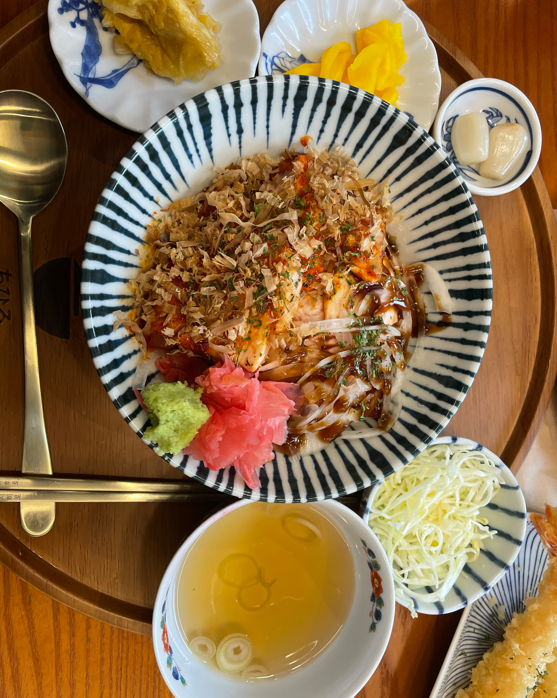 불당에 이런 텐통이나 일본 요리 파는 곳이 거의 없었는데 이번에 오픈해서 와봤어요. 매장도