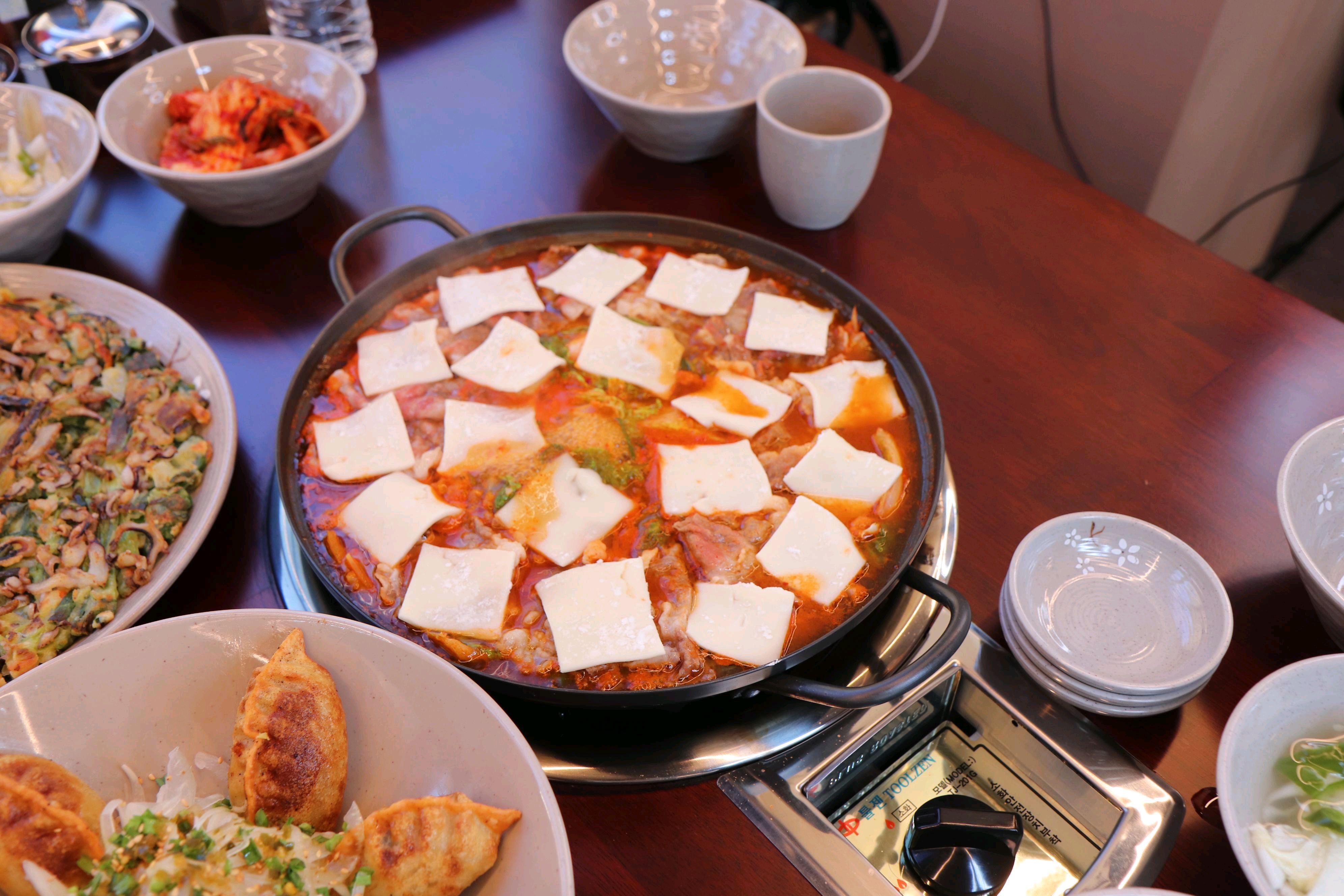 깔끔하고 정갈한 음식이 좋아요~ 친절하게 대해주셔서 기분 좋게 식사했어요 몸보신 되는 영양