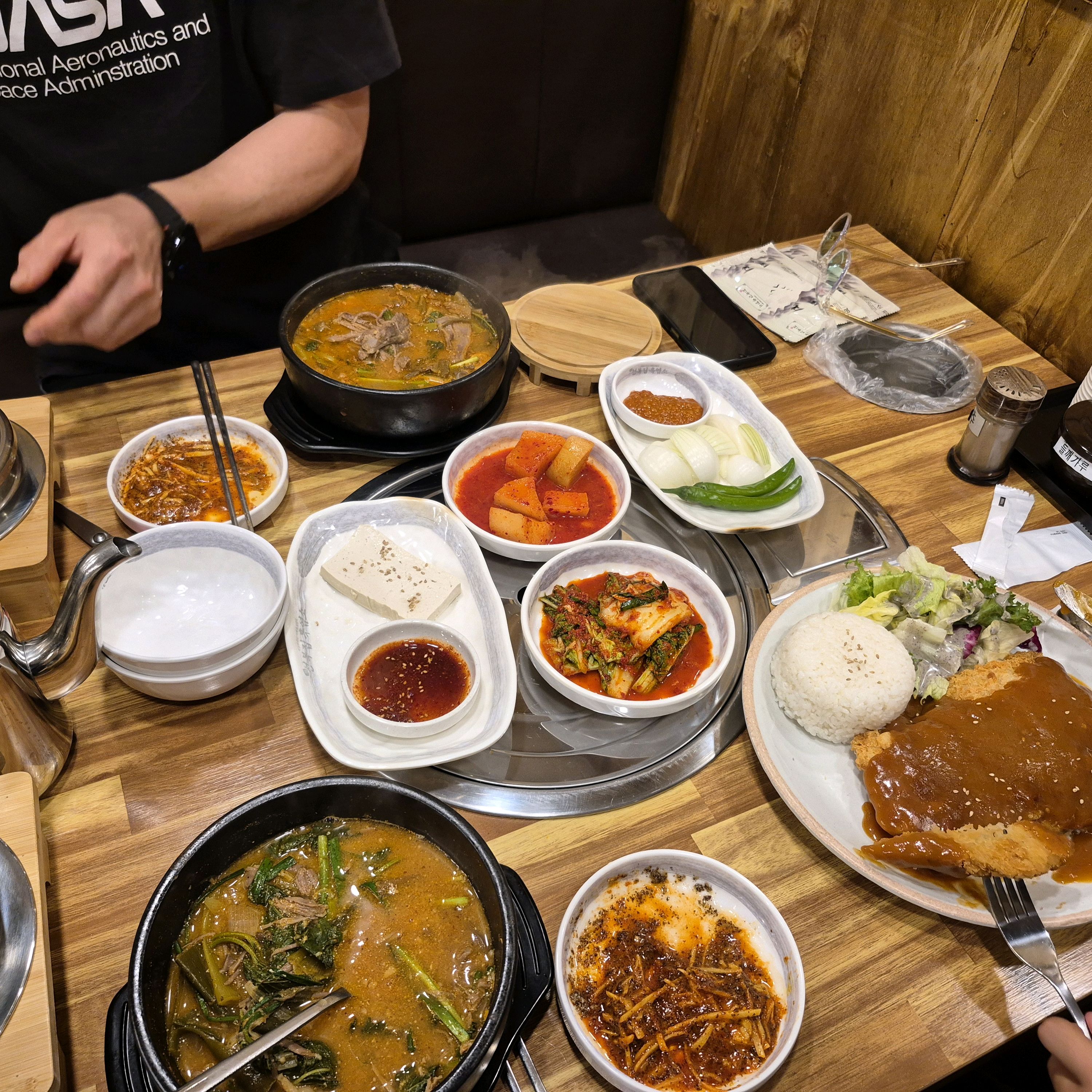 저번에 이어 오널두 ~~넘넘 맛있고 친절해요 울 막둥이 아덜 편도 있다더니 포풍 흡입~~
