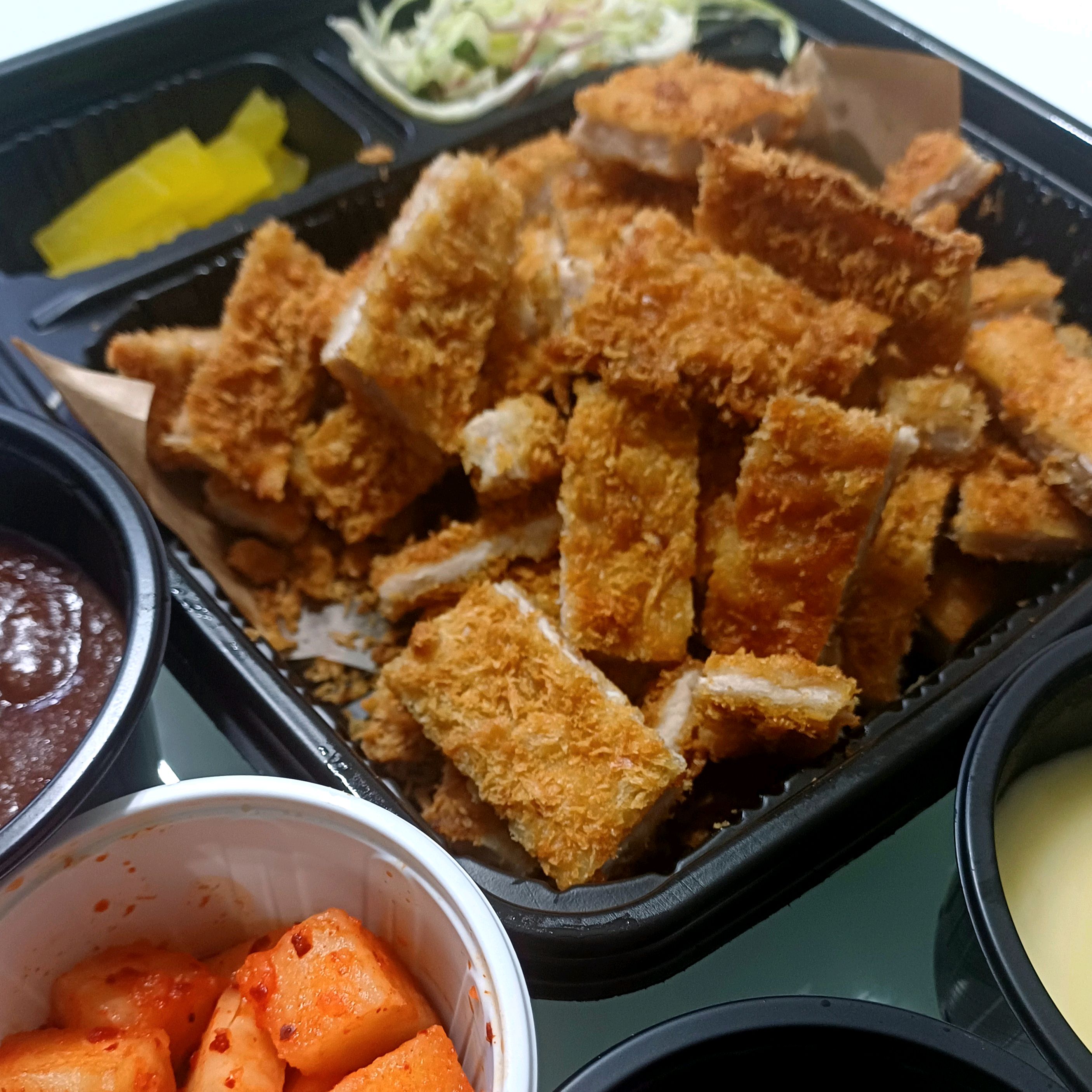 홍익돈까스가 급 땡겨 포장했어요. - 남양주 별내 맛집 홍익돈까스 별내점