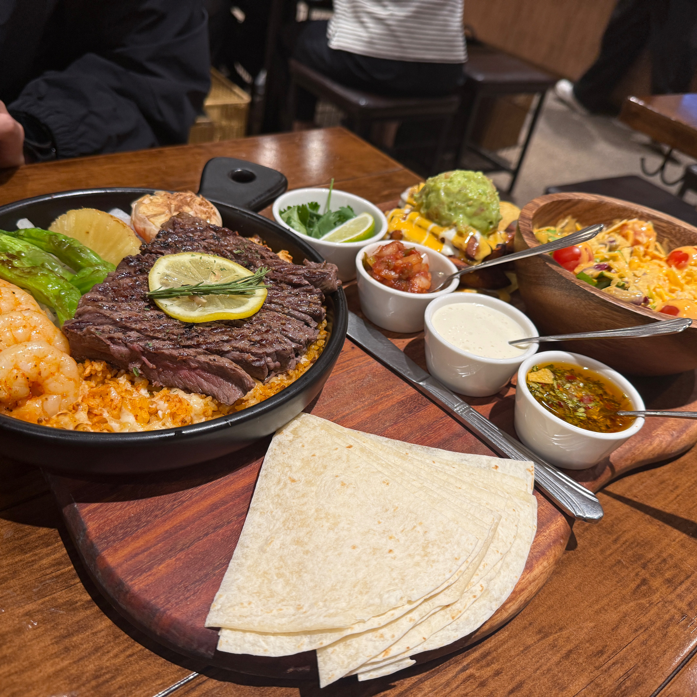 남자친구의 첫 타코 도전.!! - 죽전역 맛집 갓잇 보정카페거리점