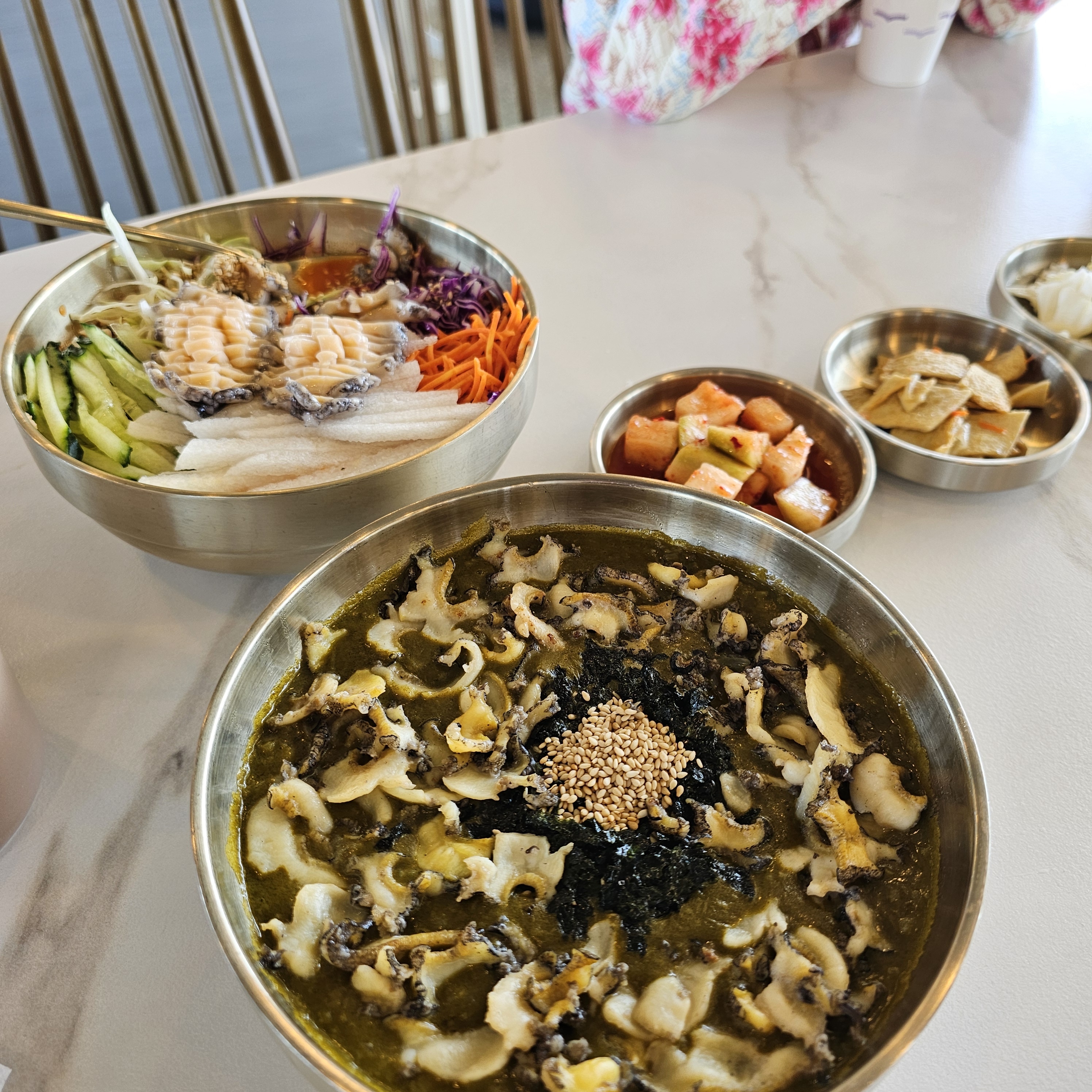 진짜 너무너무 맛있어요ㅠㅠ 맛있어서 울면서 먹었어요ㅠㅠ하 또 올거에요 무조건 주위에 전복죽