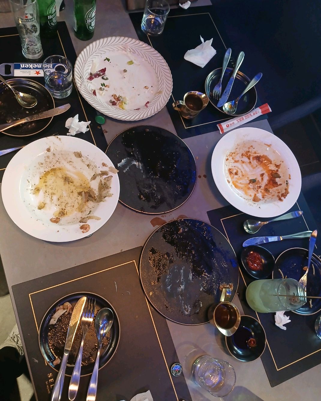 스테이크가 너무 먹고싶어서 여기저기 찾다가 방문하게 됐어요! 스테이크 굽기도 딱좋고 분위기